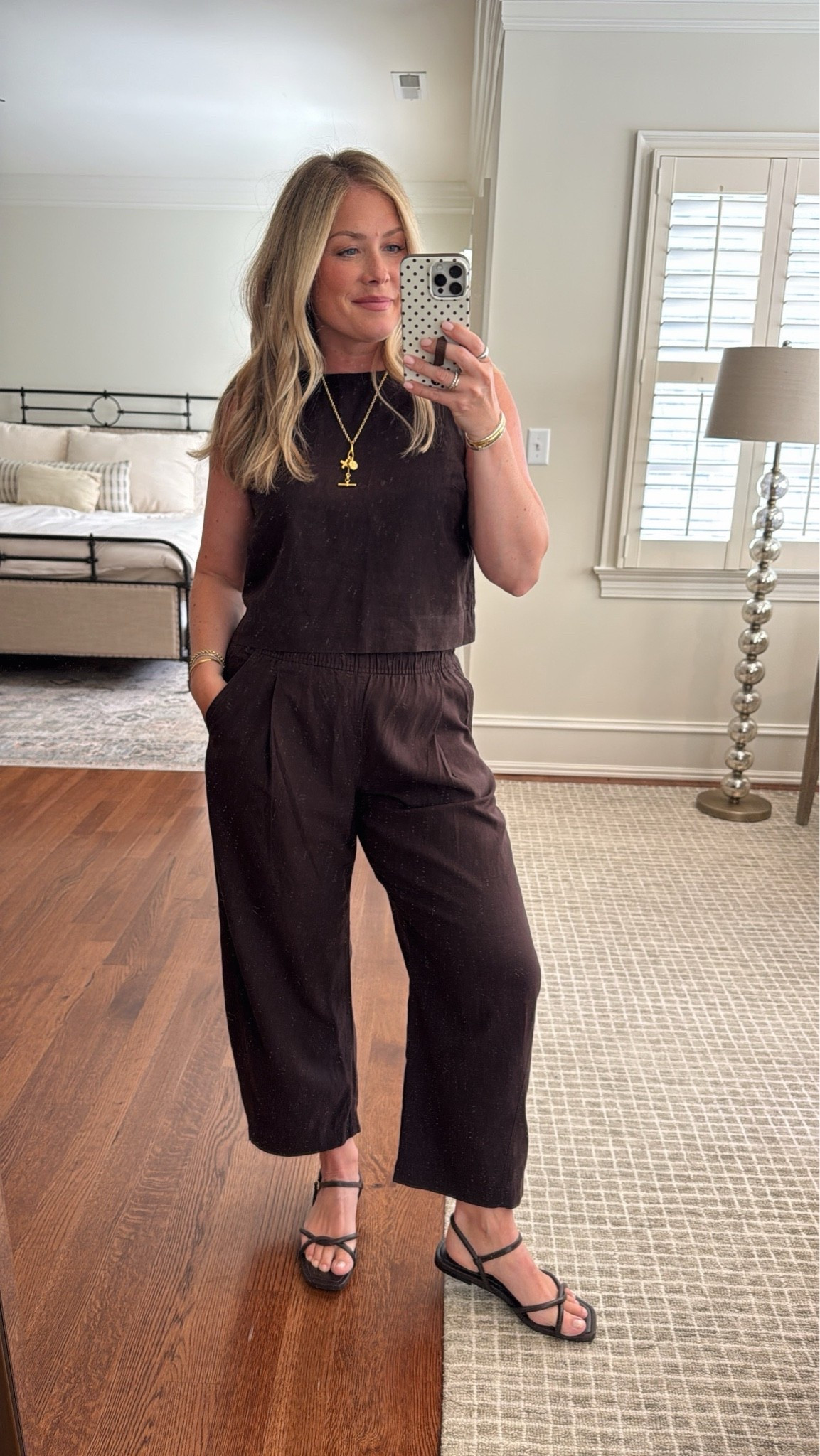 Medium in bottoms and tank