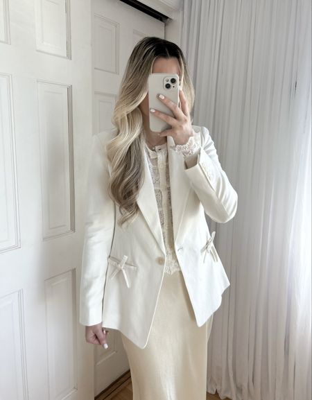 Cute blazer for work 🤍 wearing a size xs🌼 white blazer, workwear, office outfit, spring outfit

#LTKworkwear #LTKfindsunder100 #LTKstyletip