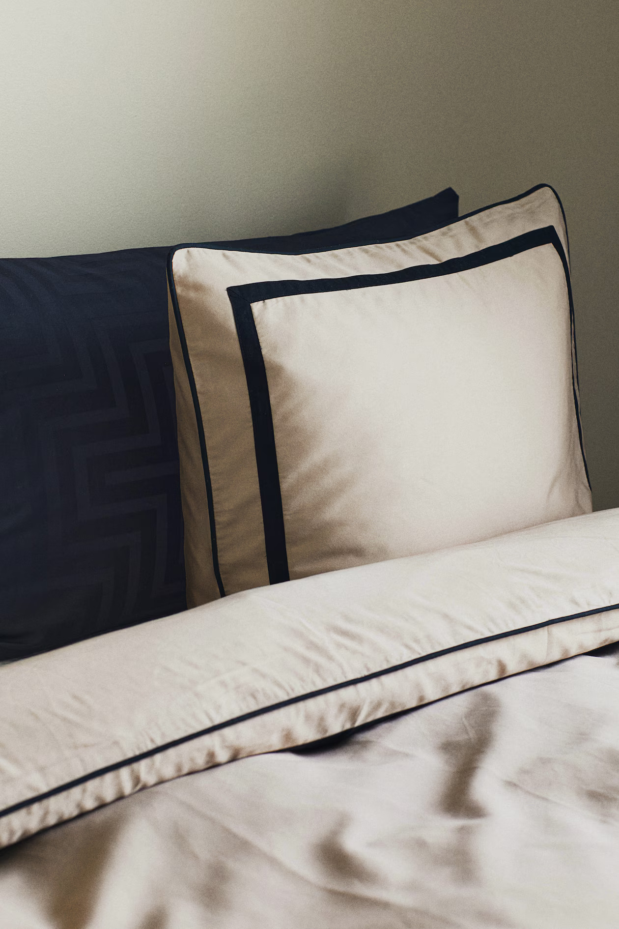 Egyptian Cotton Pillowcase | H&M (US + CA)