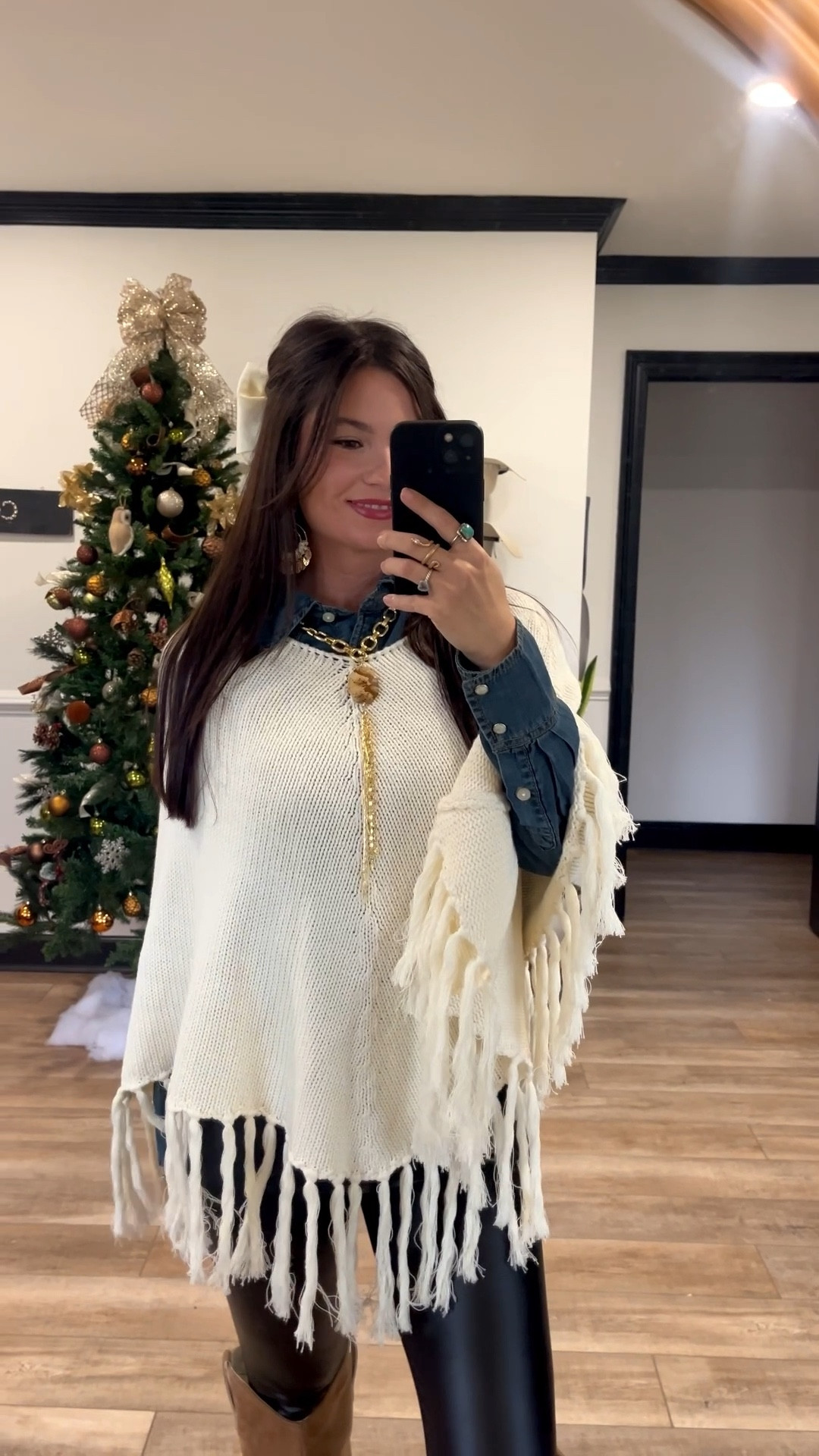 Loving this layered look! Wearing xs in tops and small in leggings!

#LTKPetite #LTKSeasonal #LTKootd