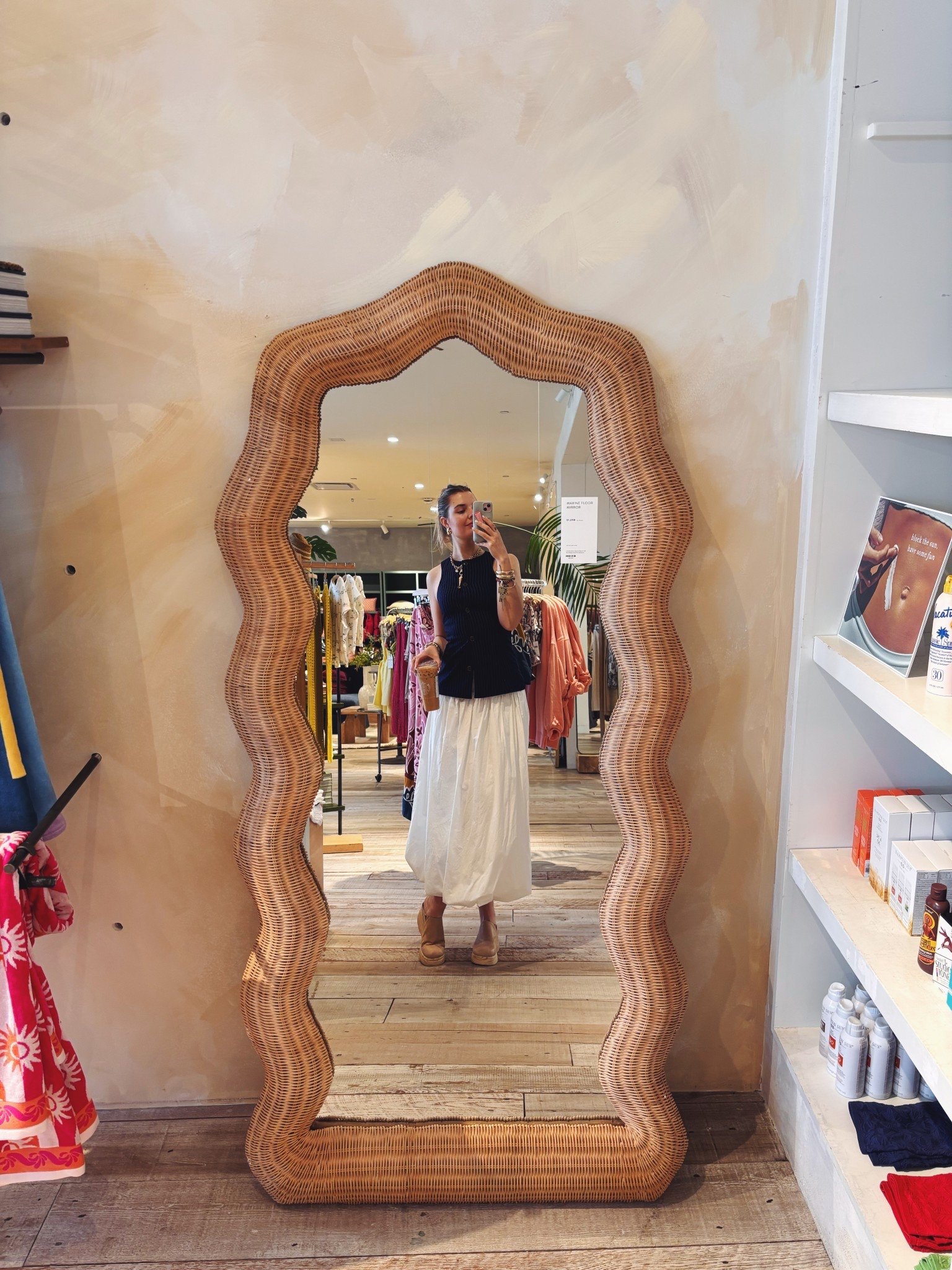 Bubble skirt >>

#LTKFestival #LTKFindsUnder100 #LTKStyleTip