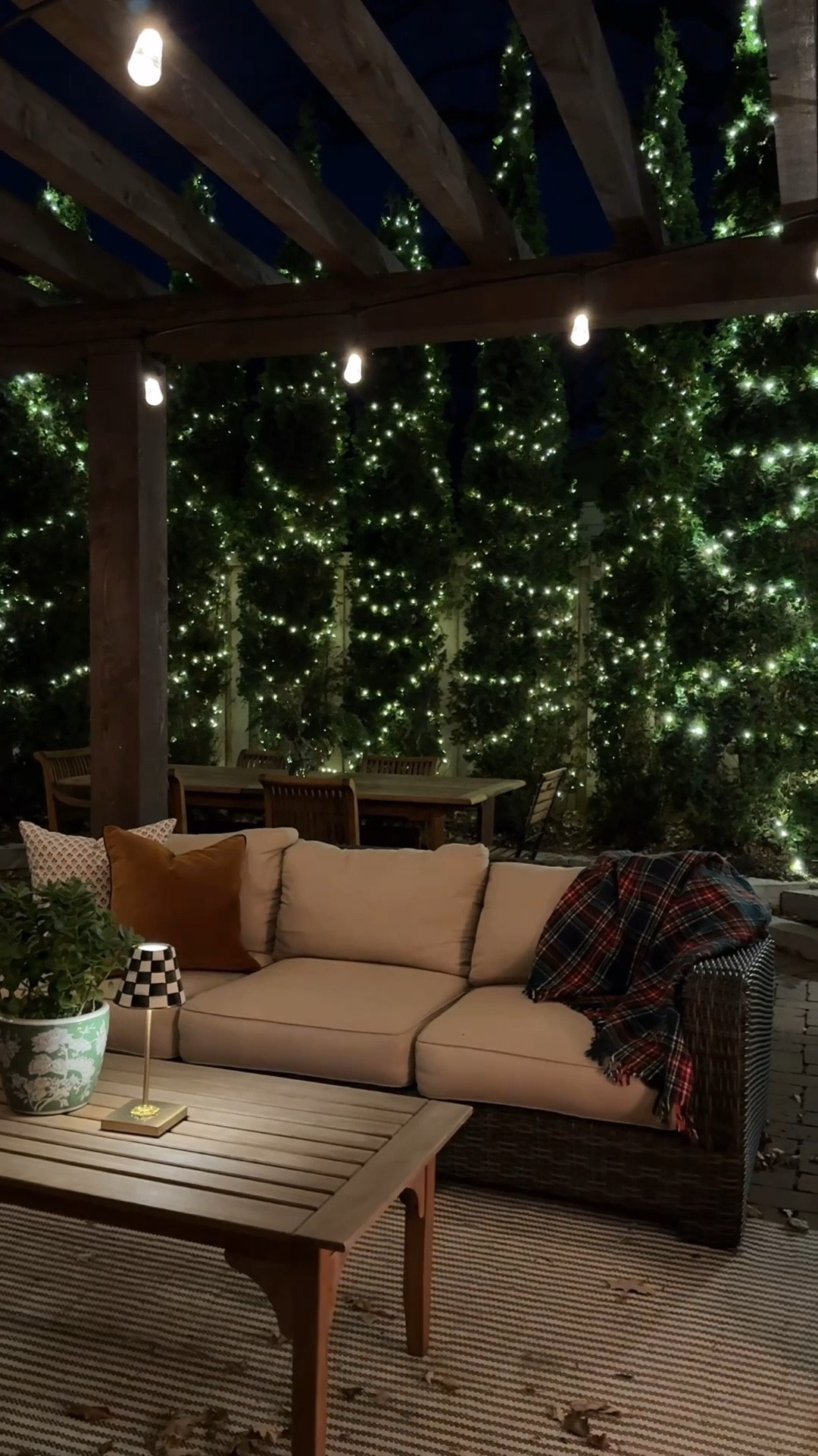 She’s a beaut, Clark 🤩! Linking the extendable pole and warm white lights he used  

#LTKHoliday #LTKHome