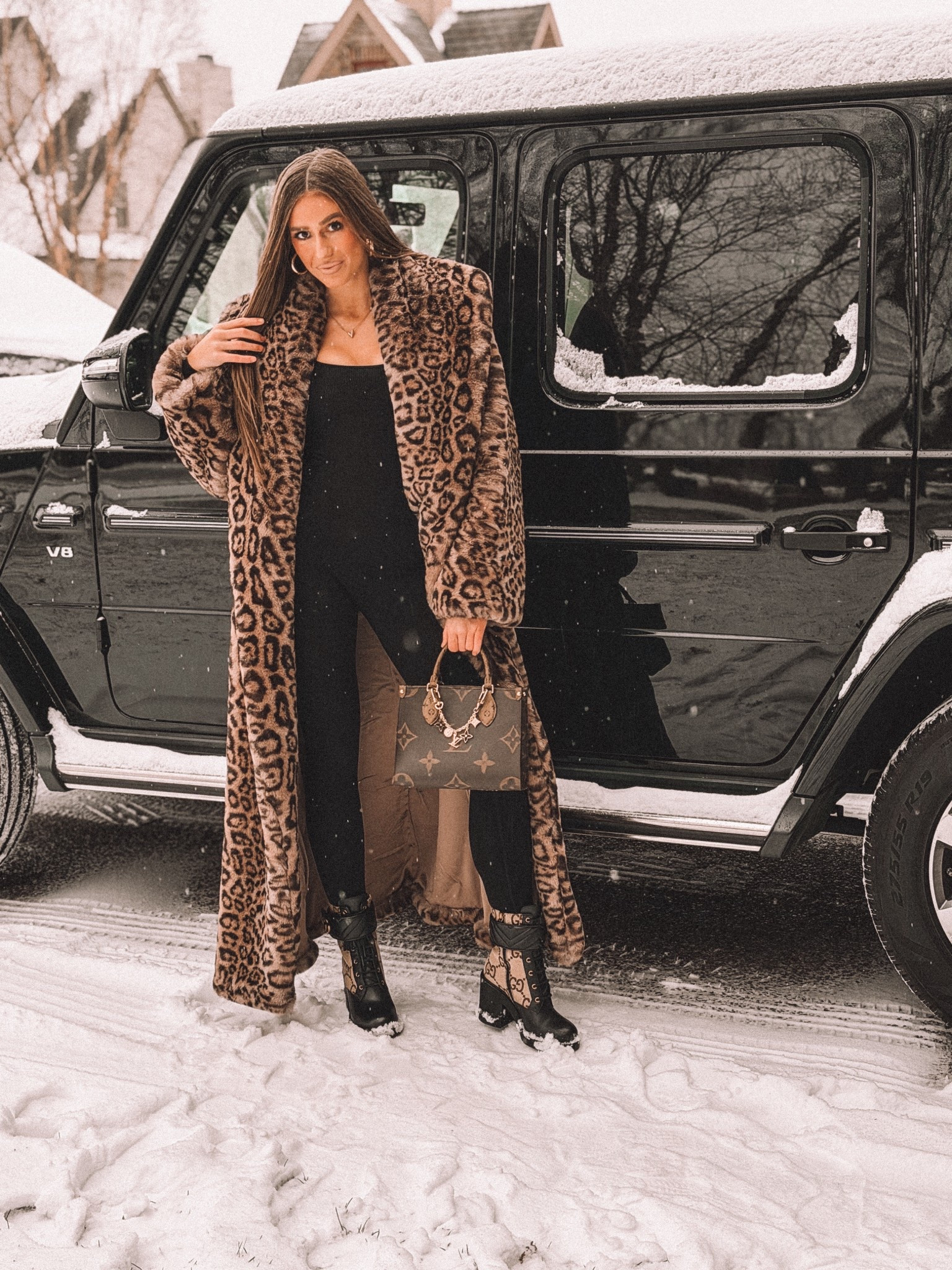 Leopard outfit 

#leopard
#winter
#louisvuttion
#gucci
#snow

#LTKootd #LTKgrwm #LTKdayinmylife