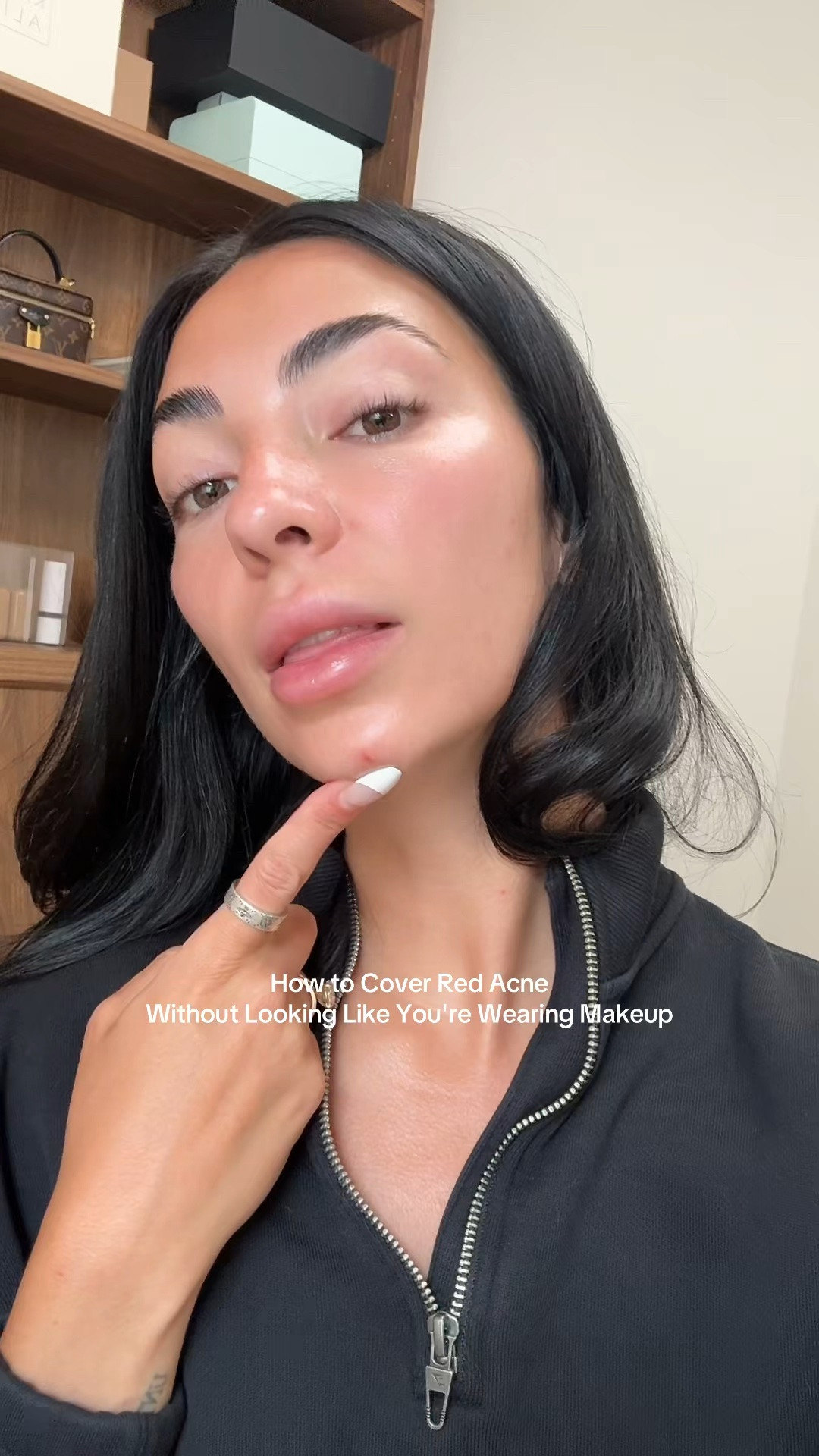 The pro makeup artist hack for covering acne and looking like you aren’t wearing makeup

#LTKbeauty
