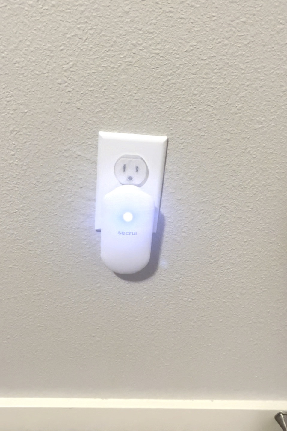 Toddler or young child parent safety hack! We use this to let us know if our child has come out of his room in the night or when he wakes in the morning or at nap time! 

Amazon finds, parent hack, safety parent hack, home safety, baby proofing, toddler room, kids room

#LTKVideo #LTKHome #LTKKids