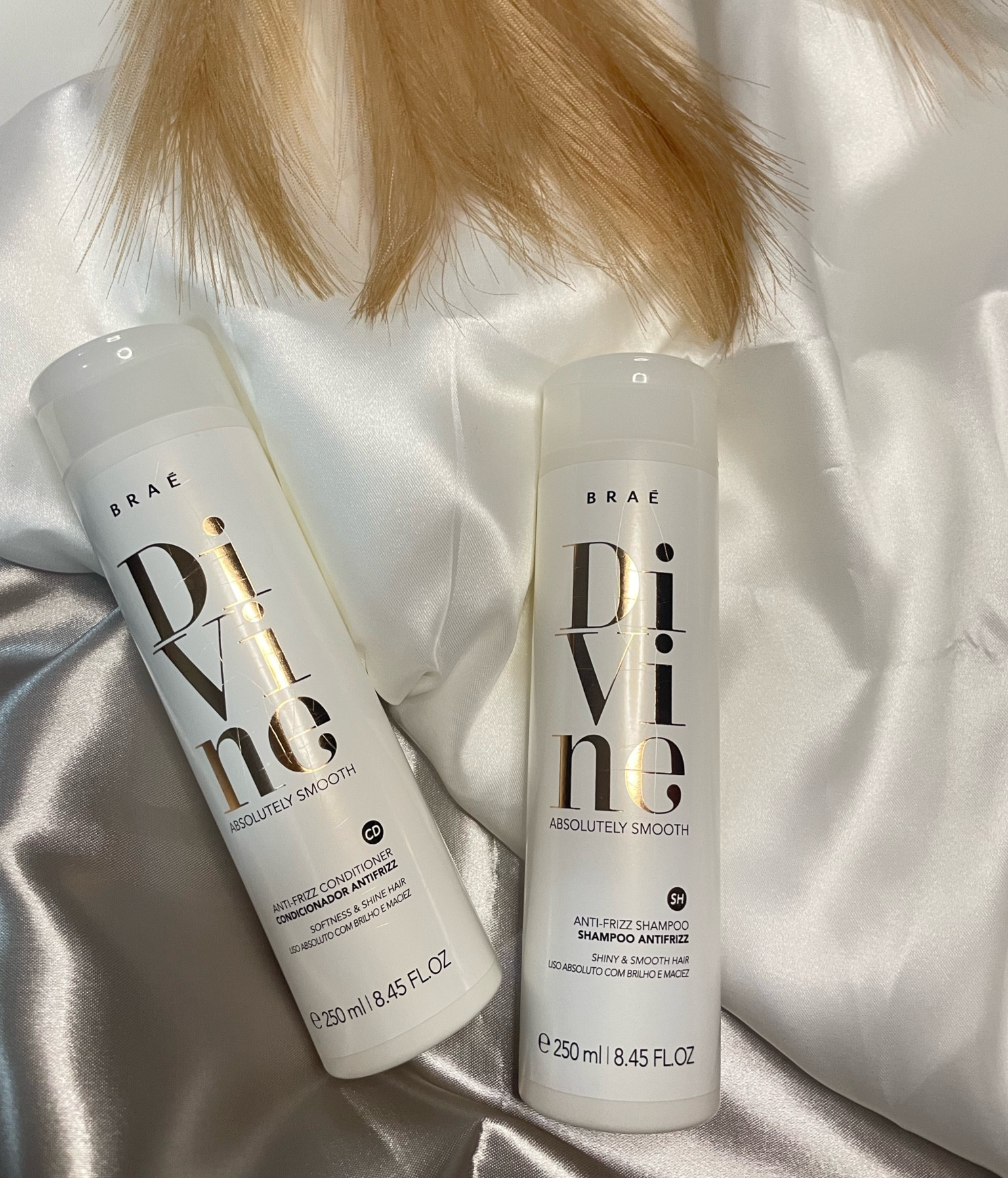 Divine da Braé no fios é puro glamour ✨

A linha antifrizz conta com água de coco e óleo de coco que blindam os fios contra a umidade. Além disso deixam o fio muito macio e sedoso 💕



#LTKbrasil #LTKbeauty #LTKFind