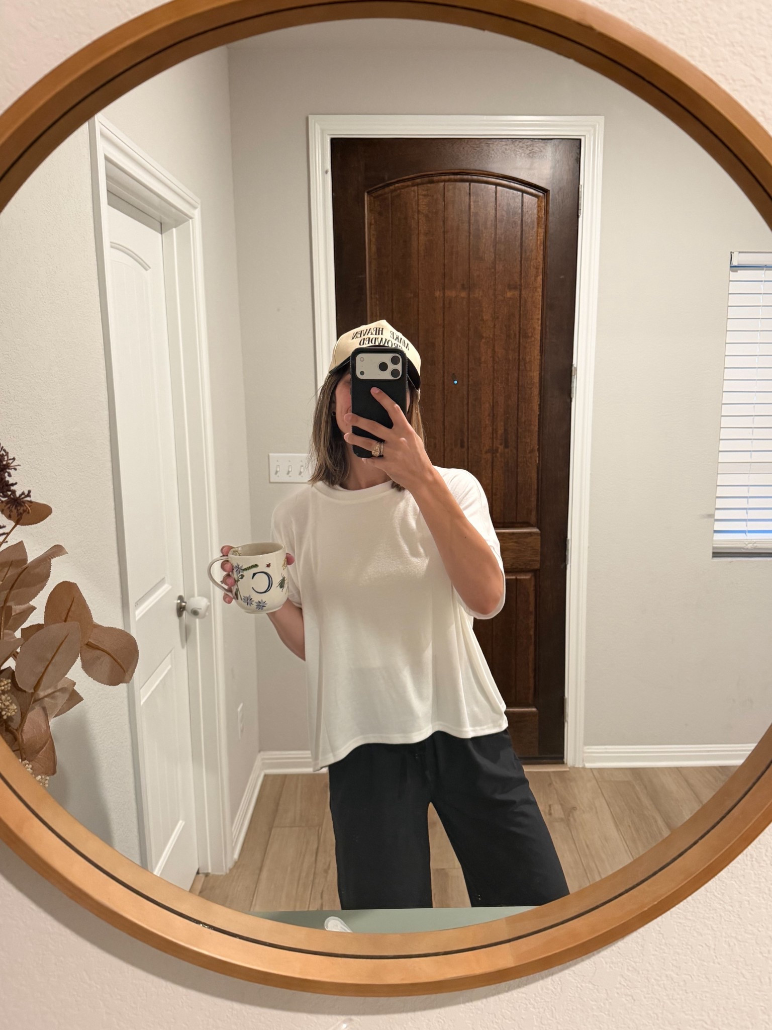 super simple outfit idea // this is the PERFECT oversized tee in my opinion! 
-
Amazon must have, Amazon essentials, closet essentials, closet basics 

#LTKgrwm #LTKootd #LTKmomlife