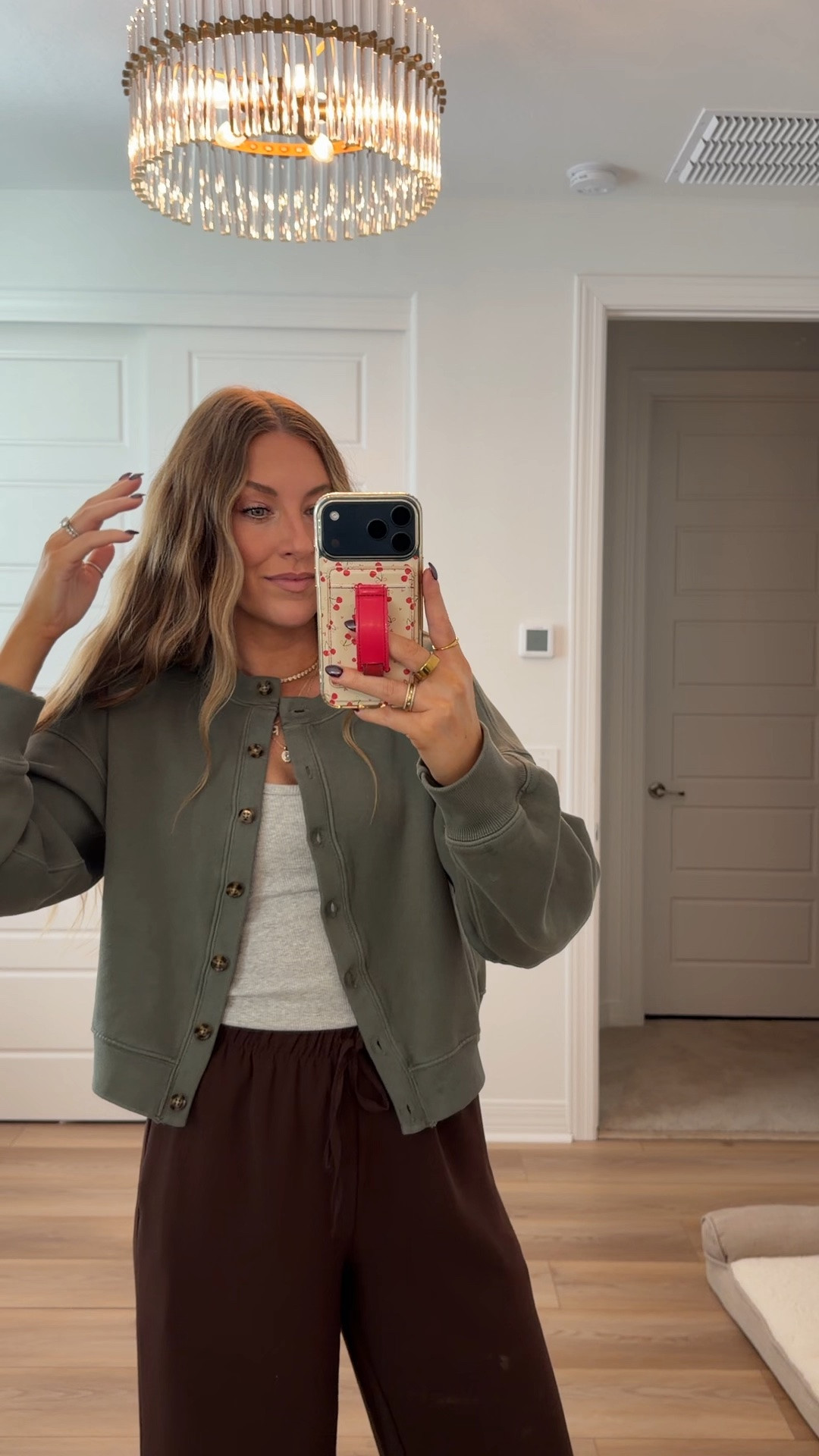 My go-to comfy outfit! Wearing a medium in the pants and did the 31” inseam. And wearing a medium in the sweatshirt cardigan

#LTKootd