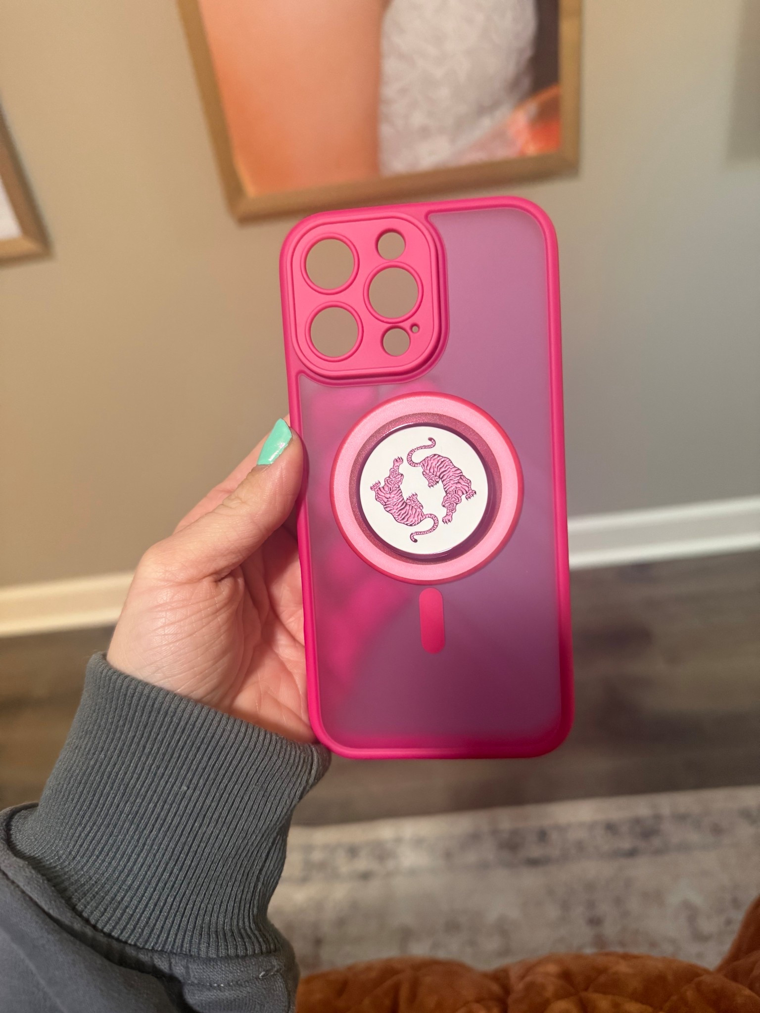 Obsessed with this new case and popsocket!!

#LTKGiftGuide #LTKU #LTKItBag