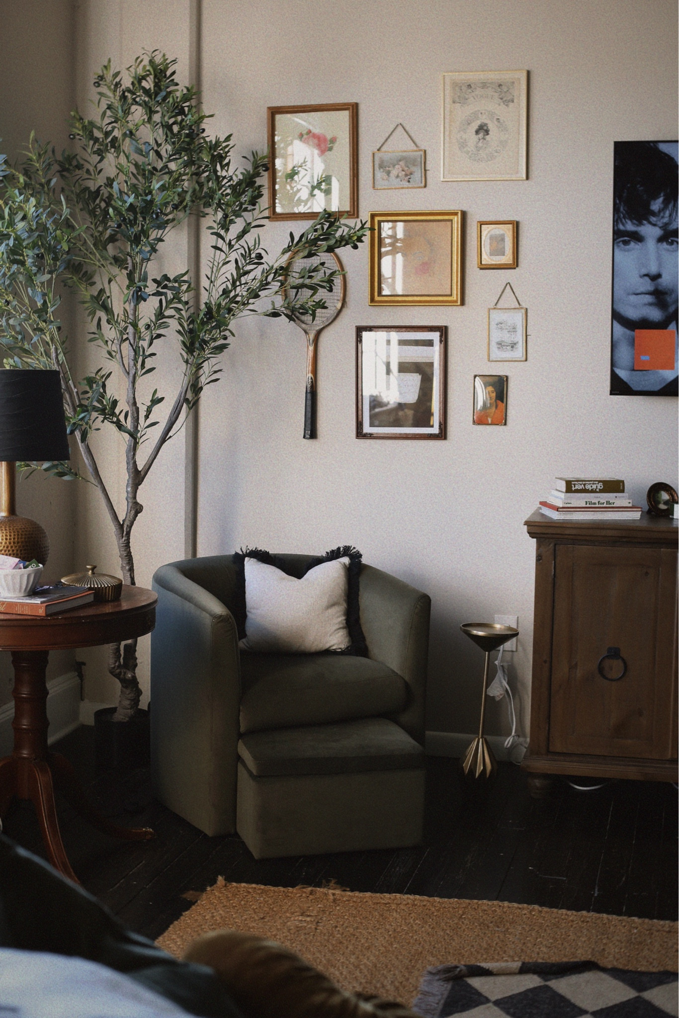 Living room decor, 2025 home trends, apartment living, renter friendly decor, Amazon home finds, target home 

#LTKHome #LTKStyleTip #LTKSeasonal