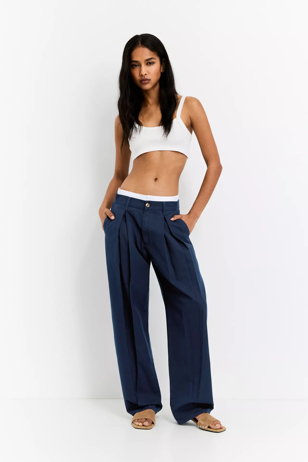 Bundfaltenhose mit Boxerbund | PULL and BEAR DE