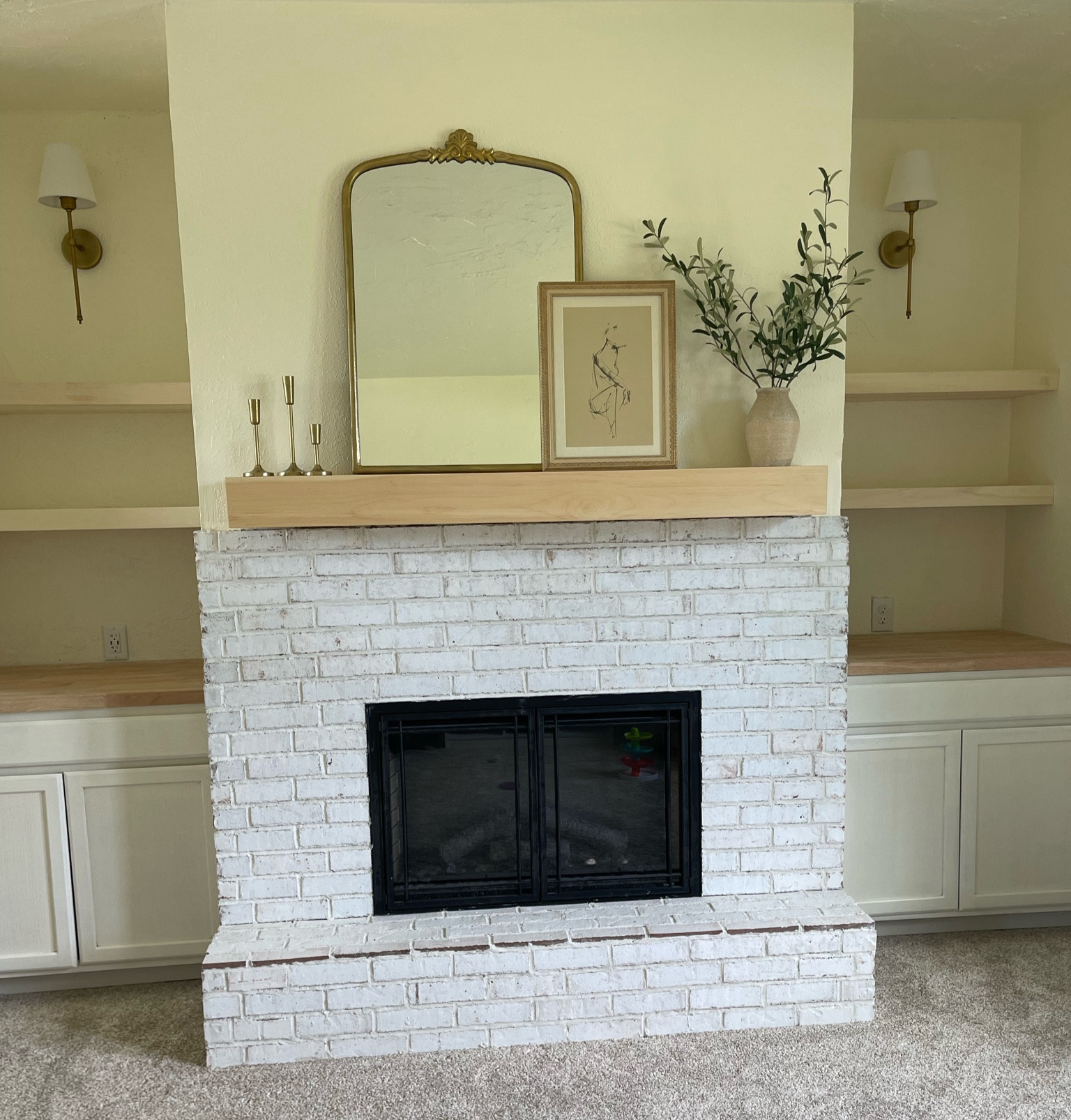 Year round fireplace mantel decor 

#LTKhome #LTKfindsunder50
