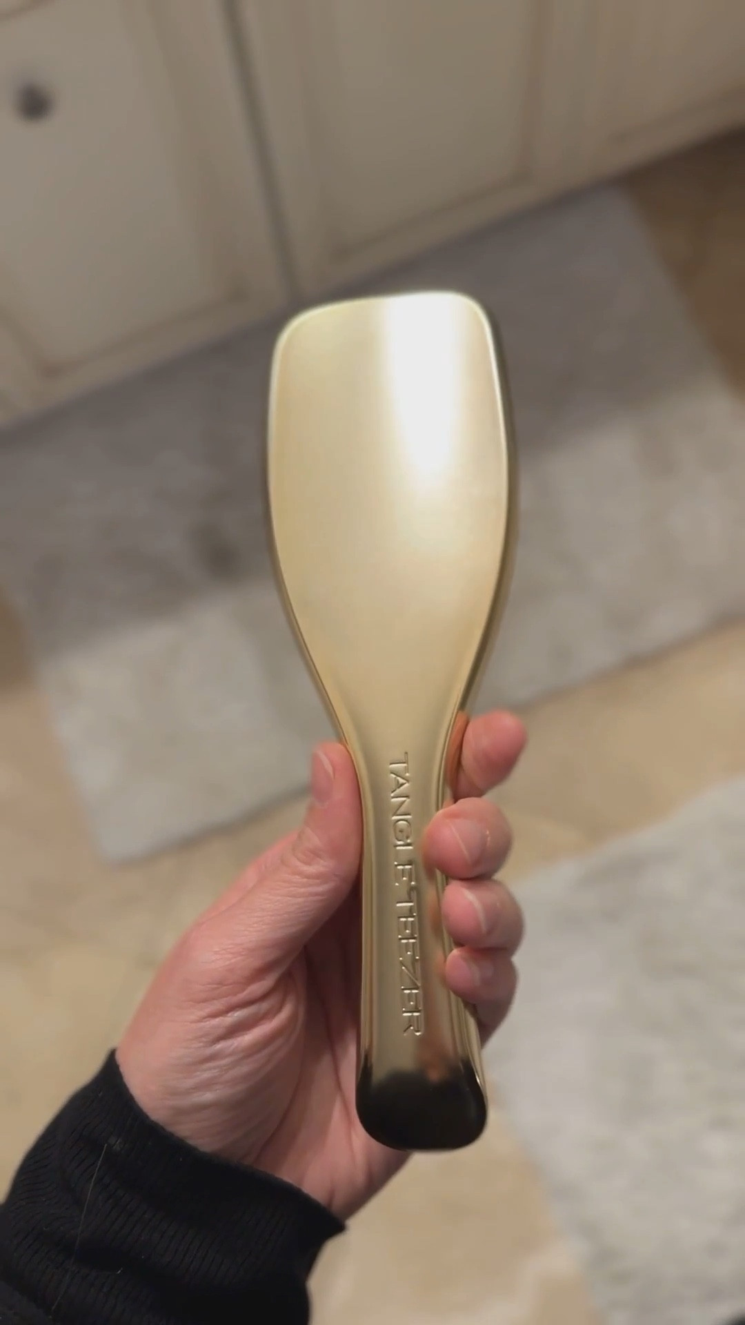 The best hairbrush! This brush has super long bristles that are flexible, so they don’t rip your hair out when you’re detangling. Highly recommend! 

#LTKGiftGuide



#LTKBeauty #LTKValentine