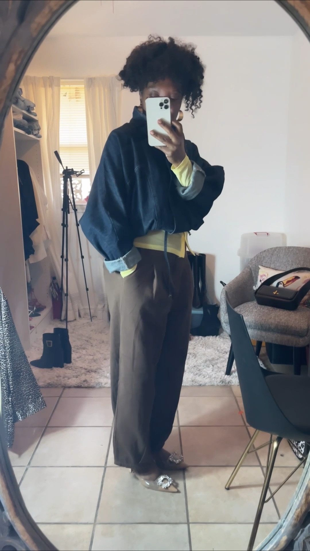 When curating your wardrobe you should really have more tops then bottom, because you can always switch up your top with your favorite bottom and get a different look every time.

For me I’ve been buying more bottoms again because I’m looking for  a more of a structure look .
Comment if you have more bottoms or top.
 #WardrobeGoals #curatedstyle #fashiontips #over40style

#LTKgrwm #LTKFindsUnder50 #LTKWorkwear