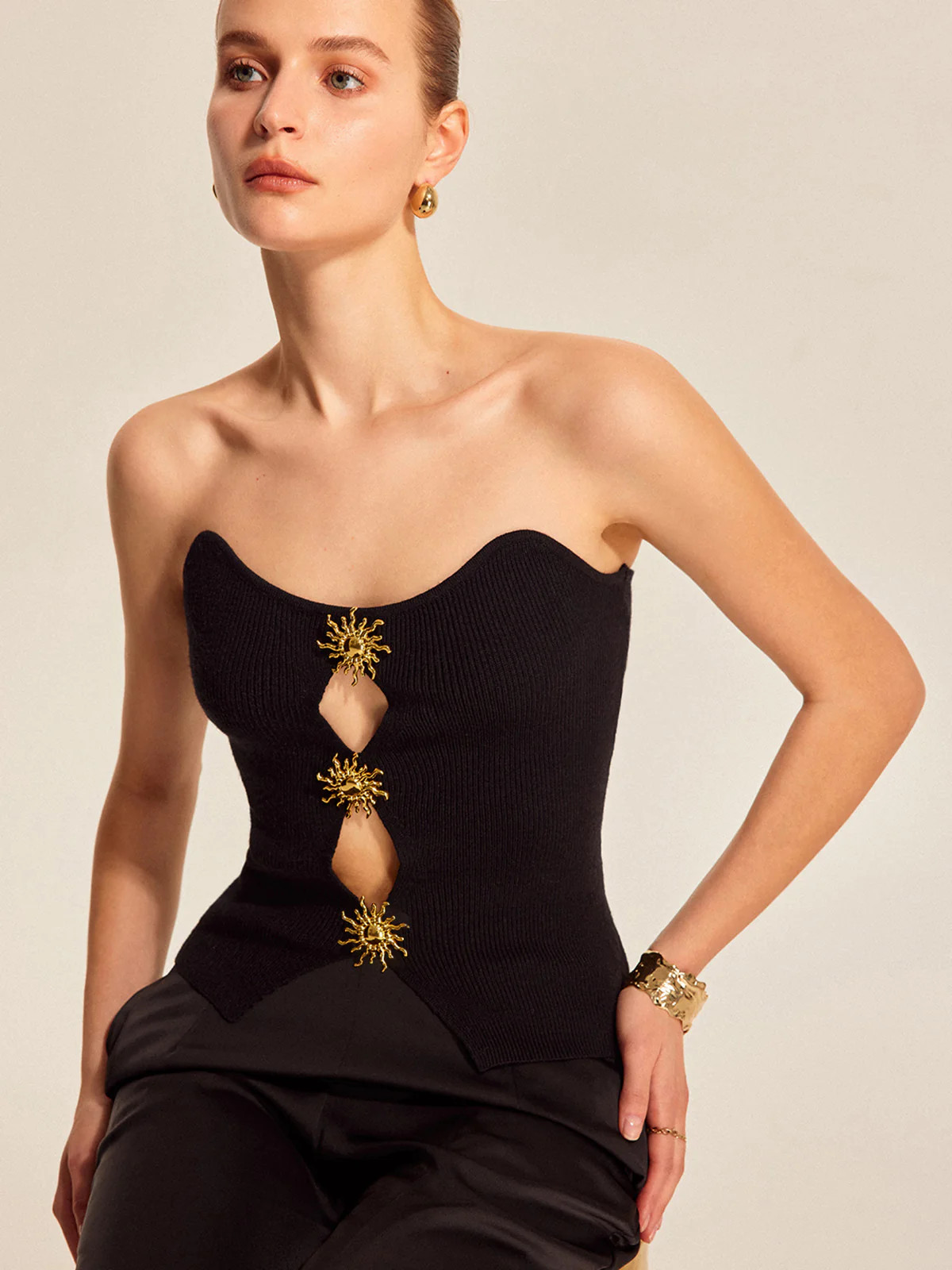 Metal Cut-Out Knit Sweater Vest | Commense