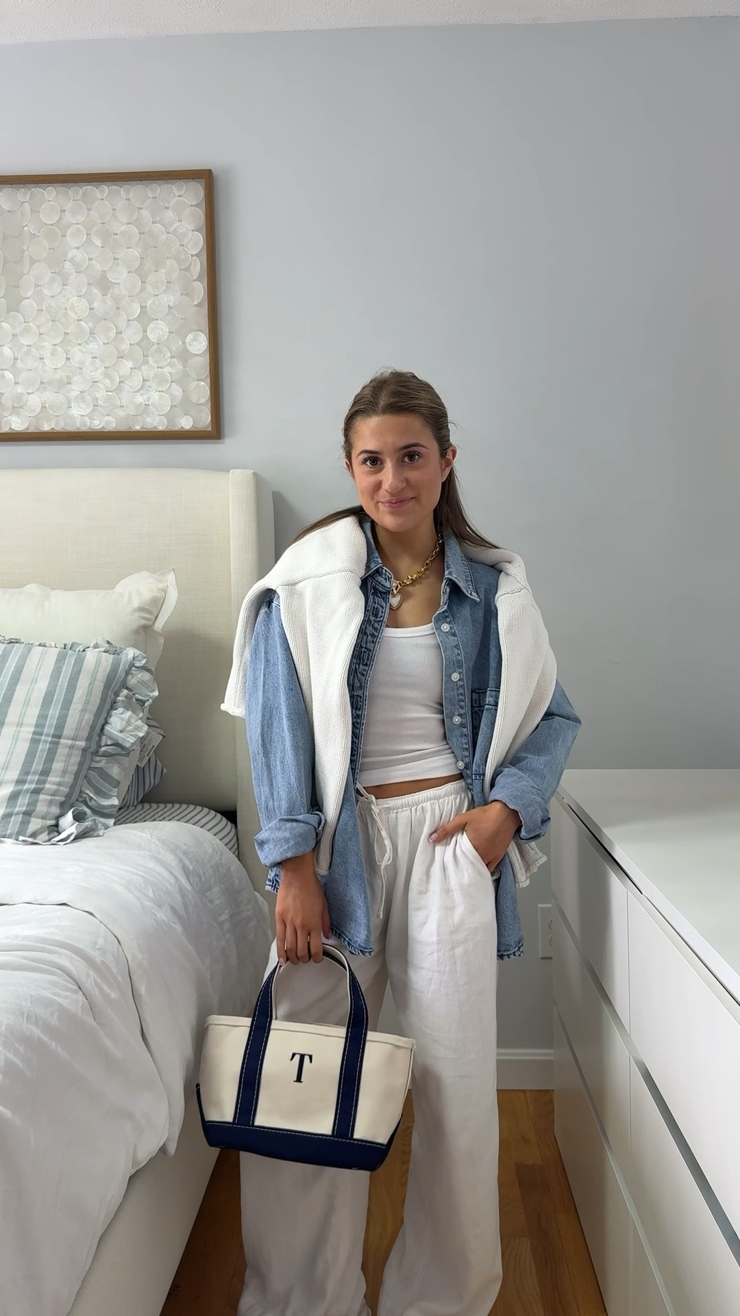 wearing a xxs short in the pants, xs/s in jean top & xs in the tank!!

Linking a similar jean top from Aritiza. I have it in a darker wash and love it ( I do size down in it) 

#LTKootd #LTKSeasonal #LTKU