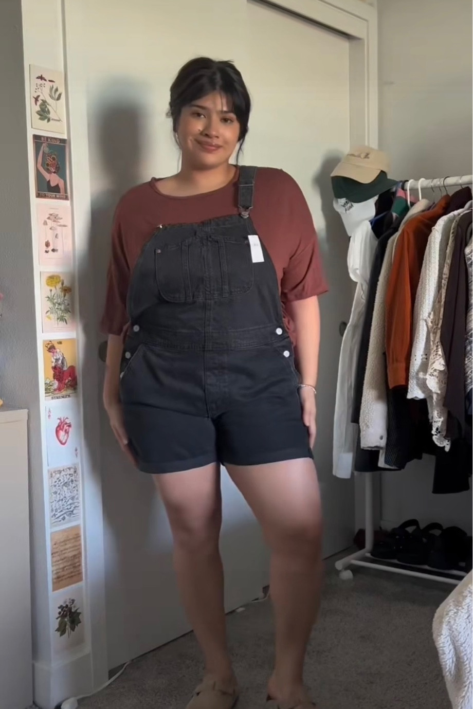 Old Navy slouchy tee shirt ✨

#LTKFind #LTKunder100 #LTKstyletip