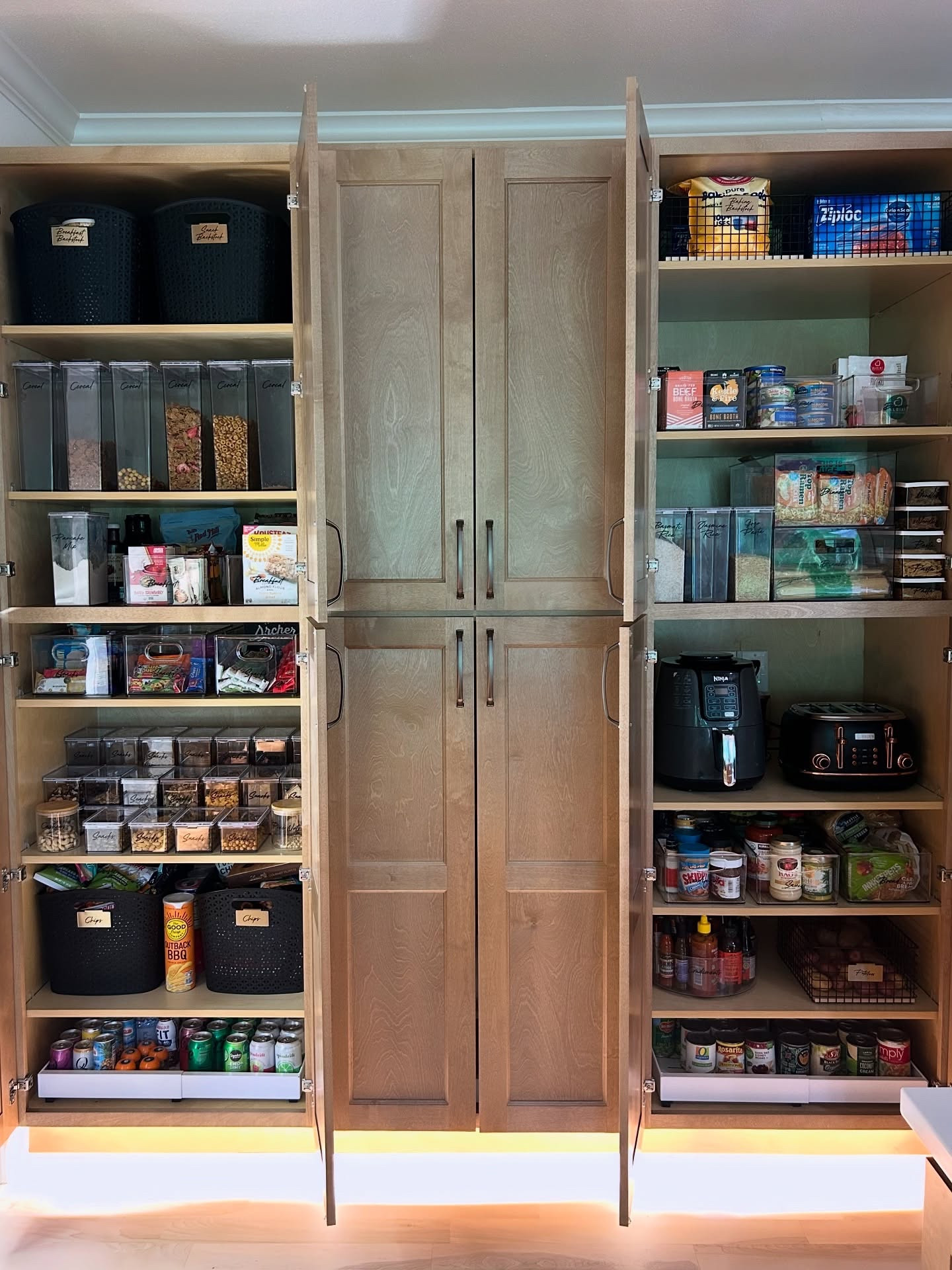 ✨ Pantry Goals, Activated! ✨

When your pantry isn’t just a storage closet — it’s a daily dose of calm, function, and serious style. 🖤

Clear containers, labeled bins, visible snacks, and easy-access appliances mean no more digging, no more duplicates, and way fewer “Mom, where’s the…?” moments.

This is what happens when form meets function and every shelf has a purpose. Cheers to snacks staying fresh, dinner plans staying easy, and every item having its own happy home.

Would you love a pantry reset like this? Drop a 🫶 if your kitchen is ready for its glow up!

#PantryGoals #OrganizedHome #KitchenInspo #HomeOrganization #DeclutterYourLife #PantryMakeover #GetOrganized #JKEHomeReset #ProfessionalOrganizer #LuxuryHomes #IdahoLuxuryHomes