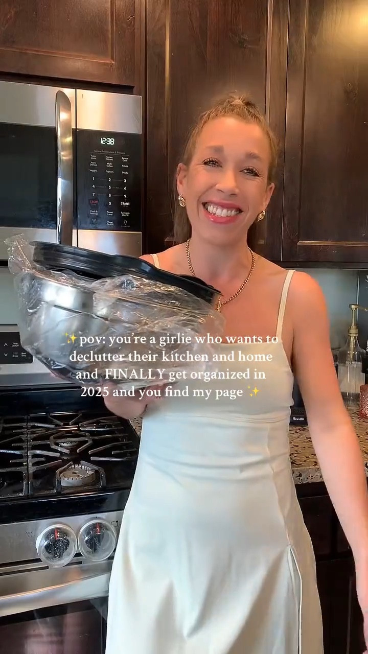 if you want to declutter your cabinets and give your home a spring reset - get rid of all your mix matched bowls and kitchenware and get these nested bowls and containers. 

2025 I am coming for you and ready to get organized ☺️✨👌🏽 

#kitchenbowls #springrefresh #stackingbowls #mixingbowls #kitchenessentials #spacesavingkitchen

#LTKFindsUnder50 #LTKSaleAlert #LTKHome