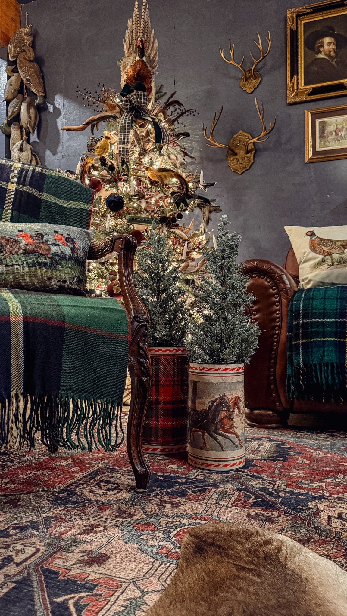 Christmas in the bar 🍸

#LTKSeasonal #LTKHoliday #LTKGiftGuide