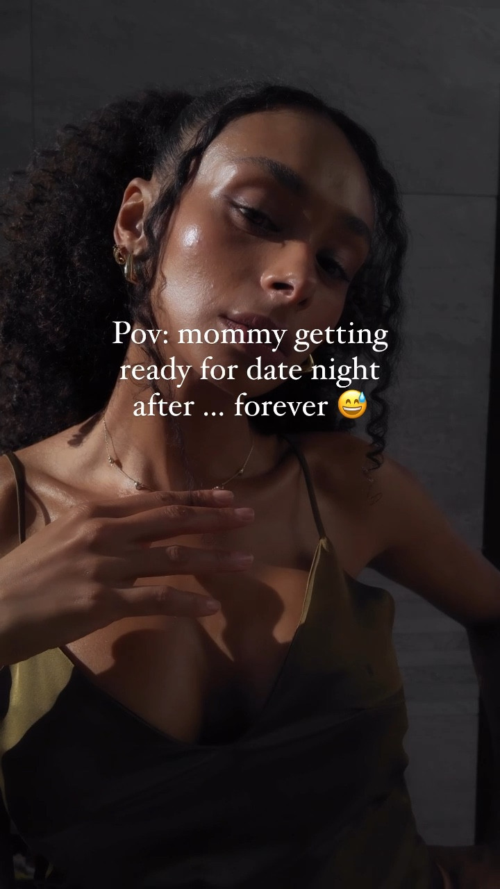 ... so ready for that long awaited date ❤️ also, my Skincare Rocket Deal Box ENDS TOMORROW!! Make sure to grab the opportunity for the full skincare routine set that I used for this GRWM at 45% off + free international shipping ✨✨✨

check the link in bio & highlights 

#grwm #grwmroutine #datenightoutfit #datenightmakeup 

#LTKbeauty #LTKkorea #LTKsale