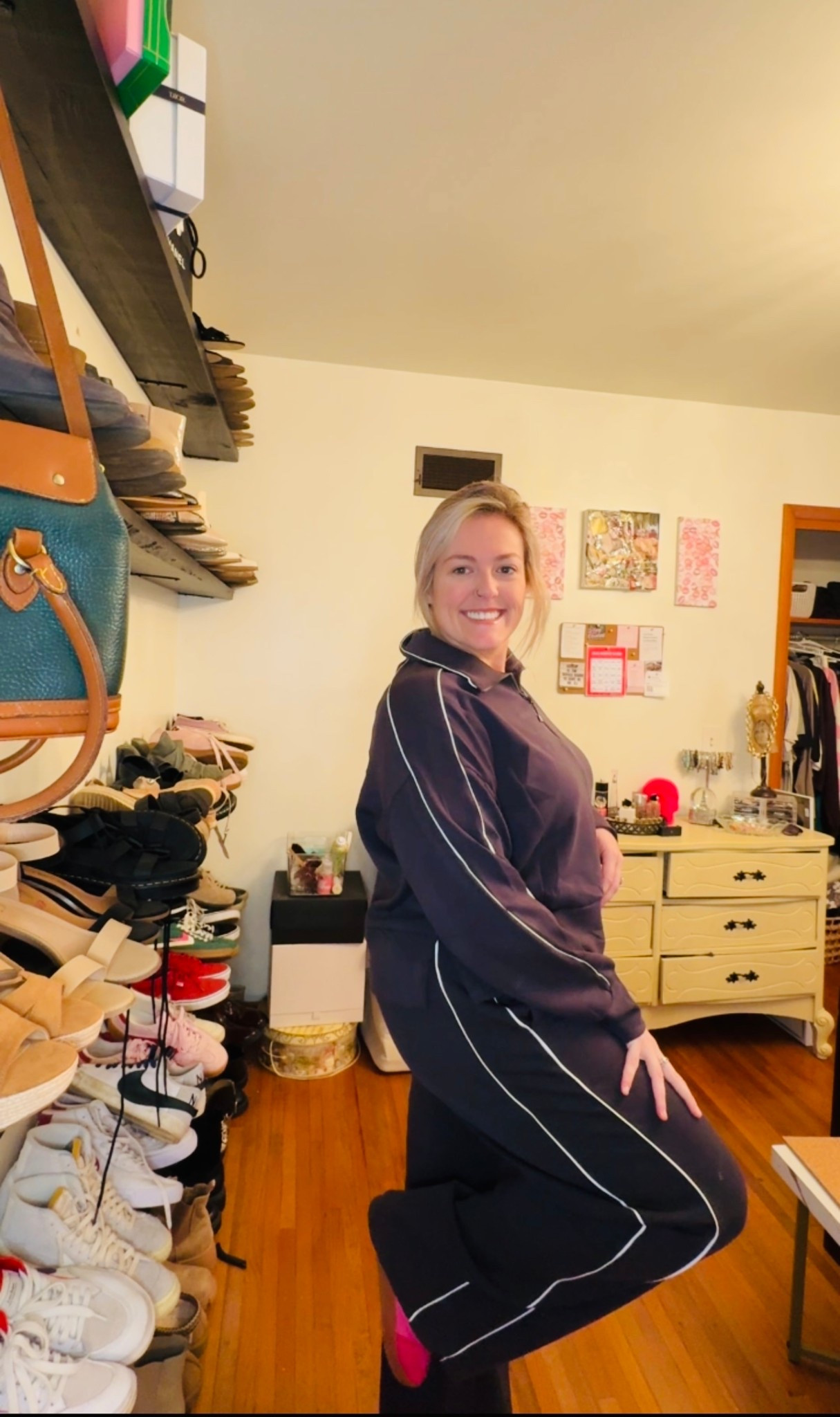 Sam’s Club track suit 🖤👟

#LTKMidsize #LTKActive #LTKootd