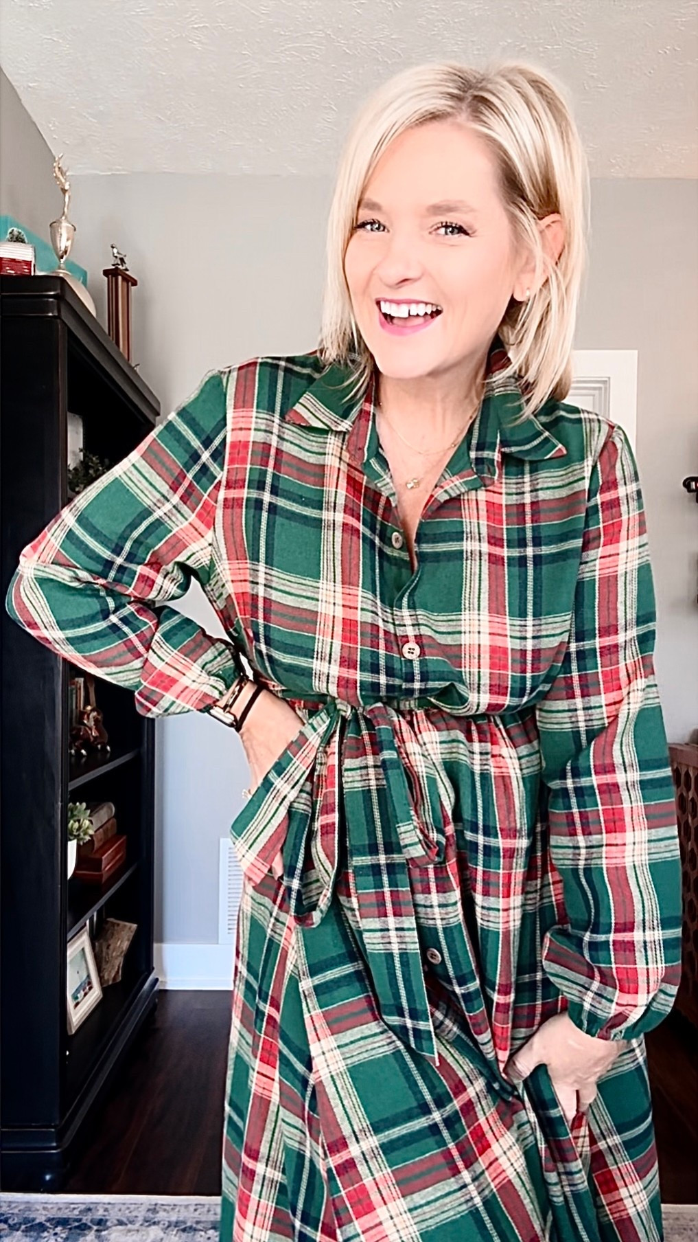 The perfect flannel dress for fall that will take you straight through the holidays! 

Wearing a size medium

OOTD, fall, plaid, flannel dress, midsize, curvy, plus size, casual outfit, over 40, mom style



#LTKFindsUnder50 #LTKMidsize #LTKootd