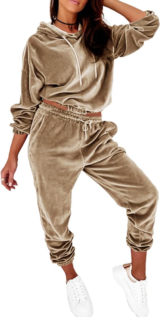 PRETTYGARDEN Women's Velour Tracksuits Set Hooded Pullover Sweatpants Long Sleeve 2 Piece Joggers... | Amazon (US)