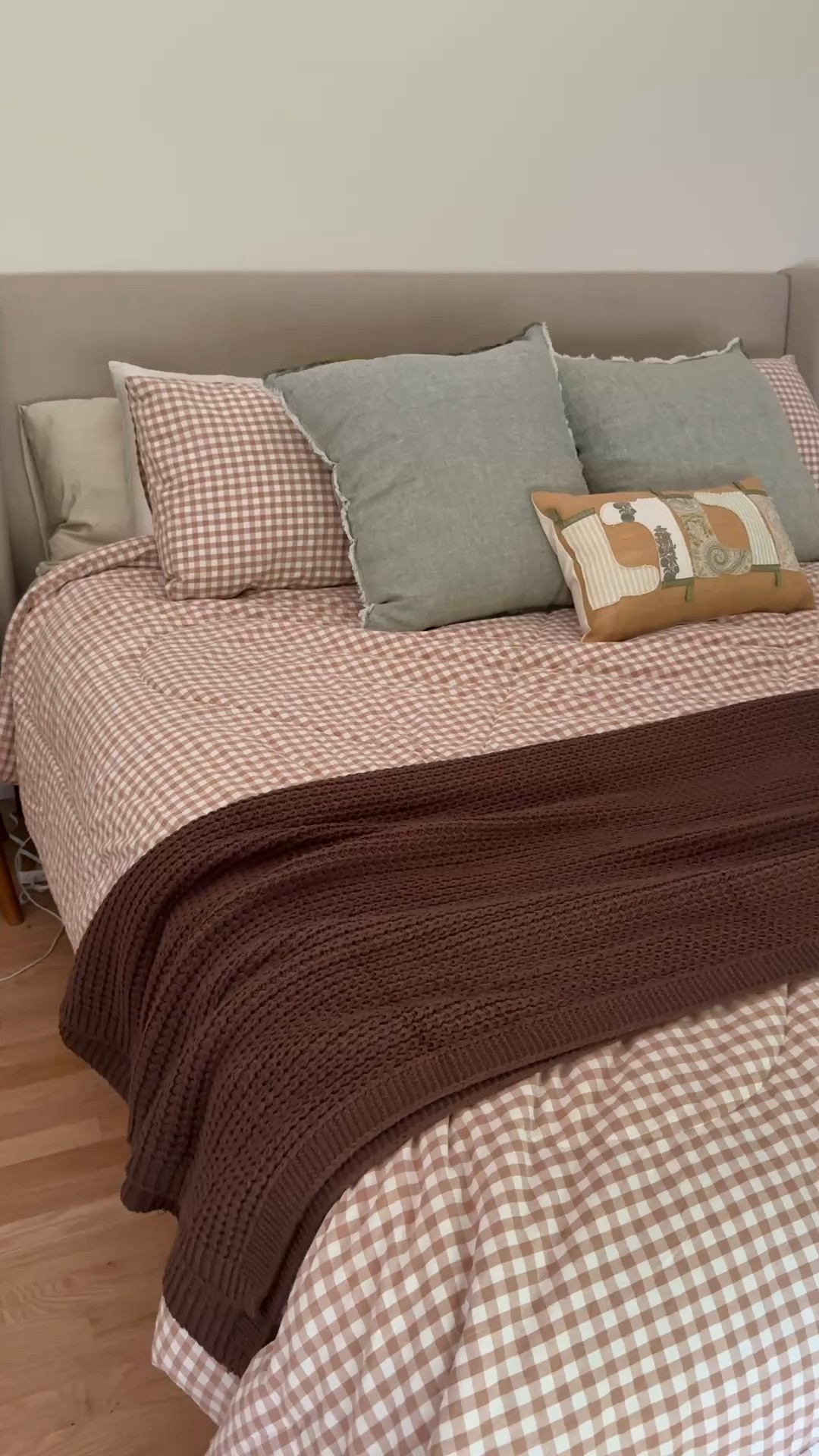 The best bedding ever!! So cheap but looks so cute! 

#LTKHome #LTKFindsUnder50 #LTKSeasonal