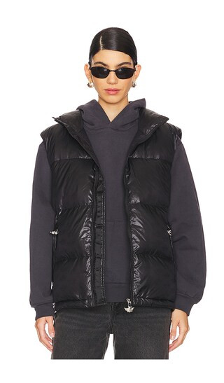 Logo Puffer Vest in Black | Revolve Clothing (Global)