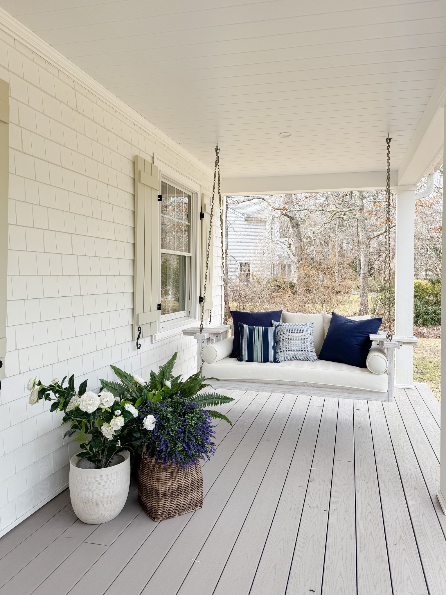 Spring Front Porch

Home  home decor  home favorites  spring front porch  spring home decor  seasonal decor  wreath  planters  area rug  coastal home

#LTKHome #LTKSeasonal