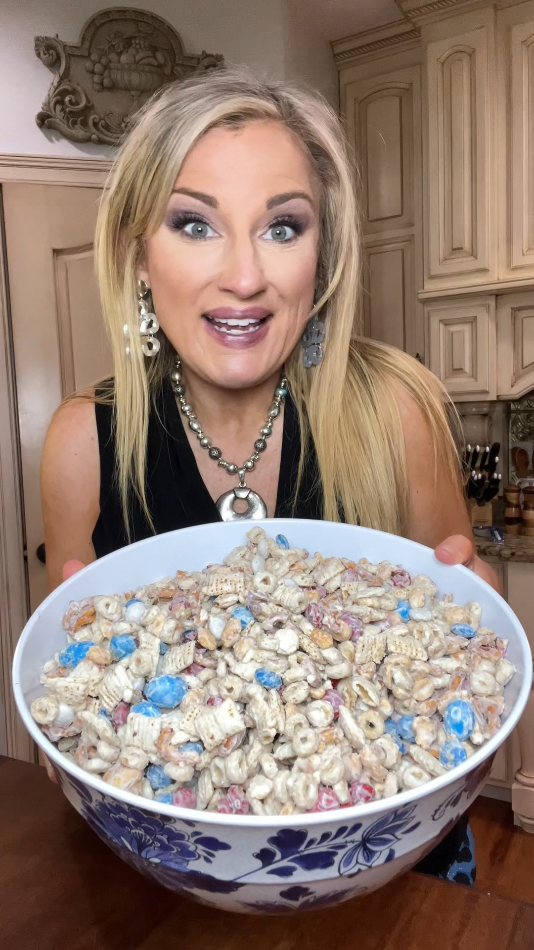 Patriotic shack mix is a sweet and salty blend and perfectly paired in my blue and white stacking bowls with lids

#LTKmomlife #LTKSeasonal #LTKfoodie