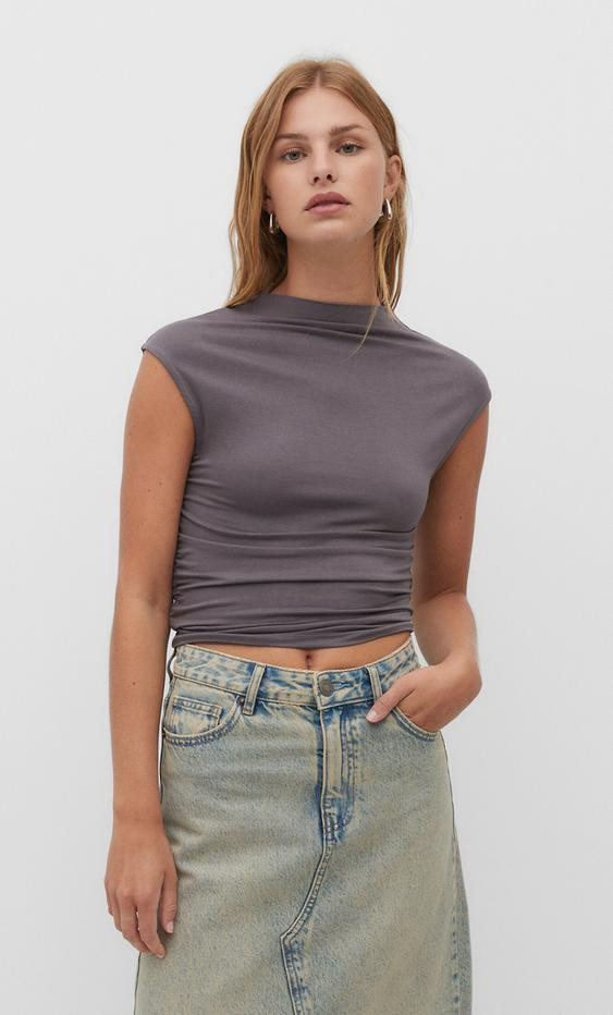 Viscose gathering T-shirt | Stradivarius (UK)