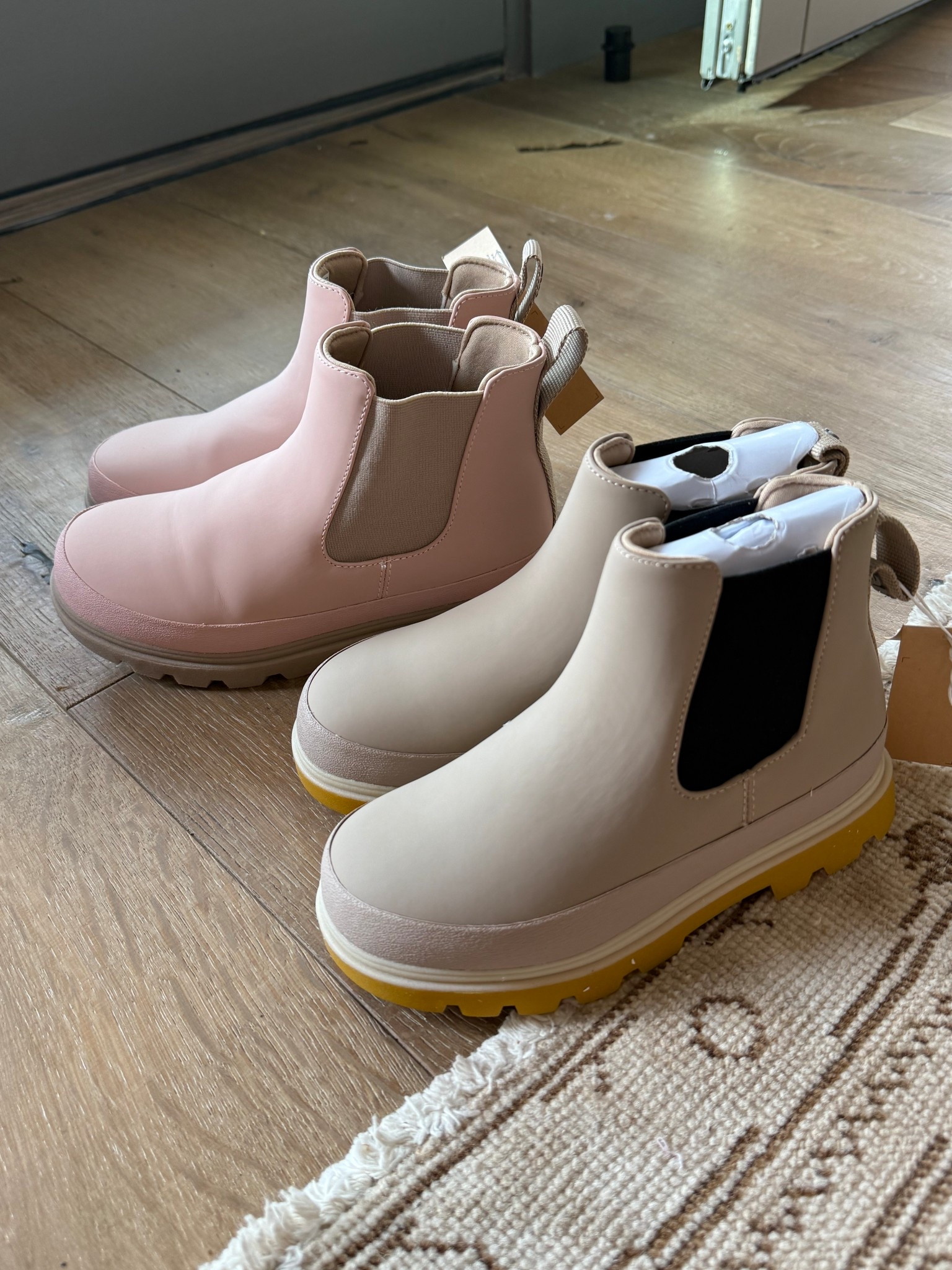 Native boots for the kids! Perfect for playing outside or rainy spring days💫

Dressupbuttercup.com #dressupbuttercup #dederaad


#LTKSeasonal #LTKKids