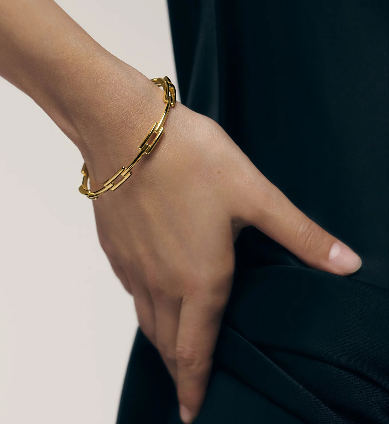 Signature Link Skinny Bangle | Monica Vinader (Global)