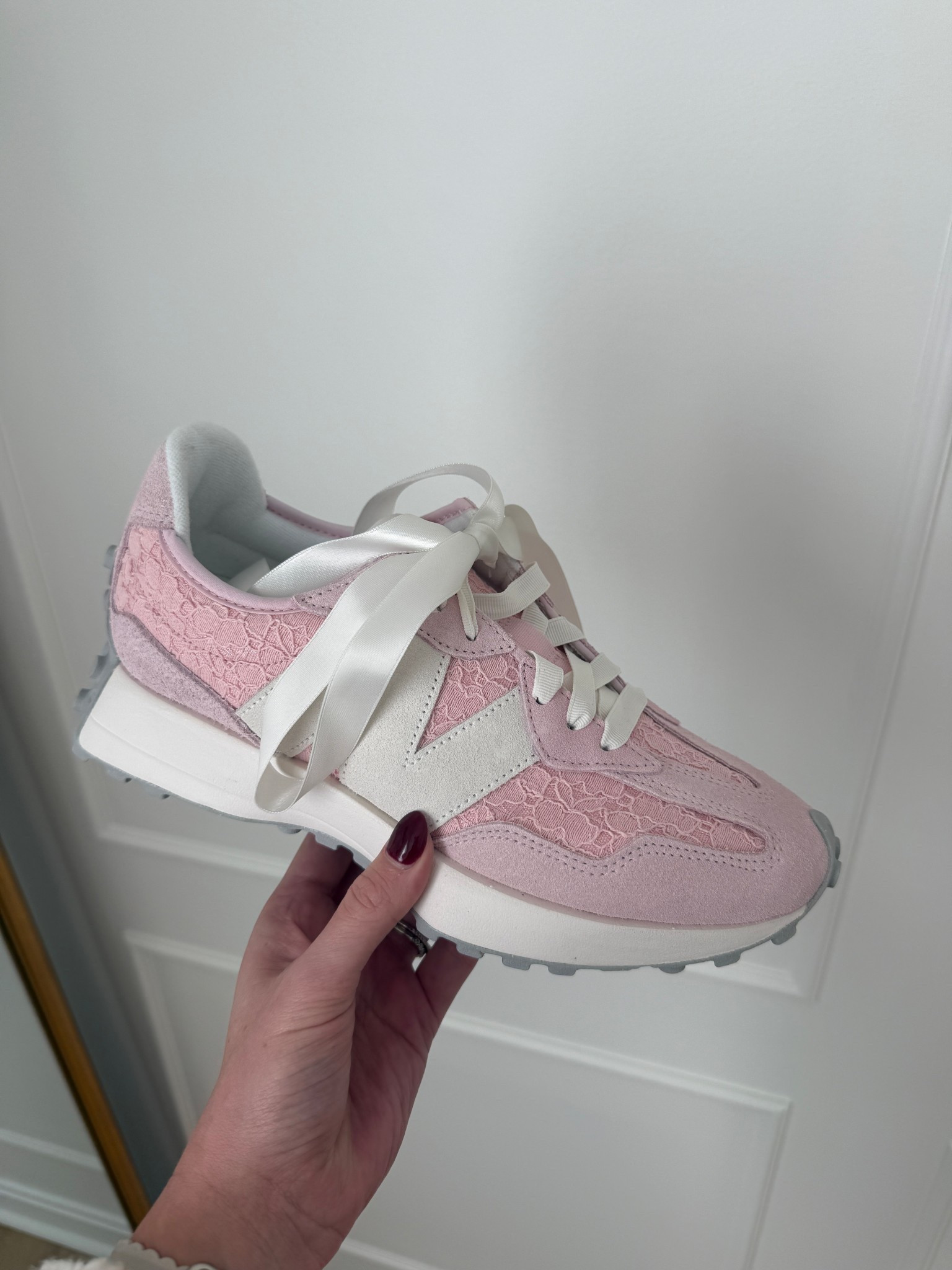 New sneakers I’m loving 

#LTKActive #LTKGiftGuide #LTKHoliday