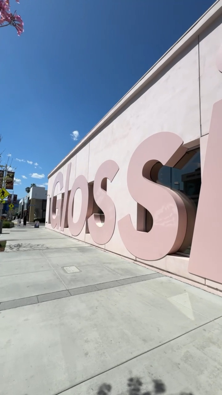 Glossier Store Visit 🩷



#LTKAprilSpotlight #LTKbeauty #LTKAroundTheWorld