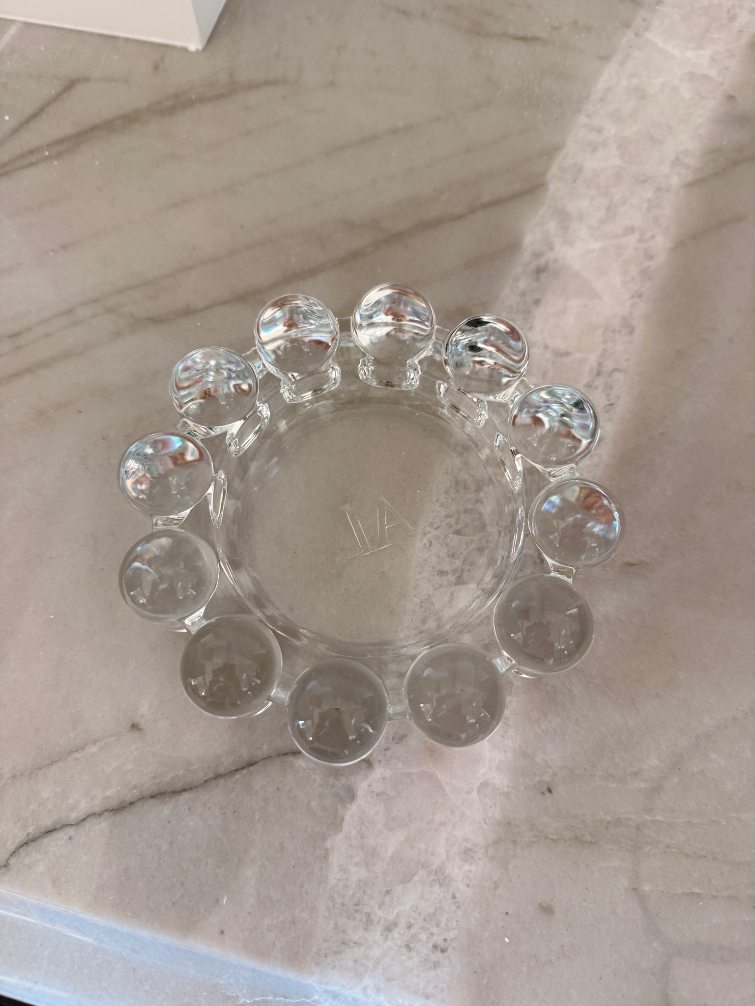 Love this clear glass dish (under $30 but looks so $$)! Perfect for hand soap in the powder bath, a candle or even a jewelry dish next to the sink!

#LTKHome