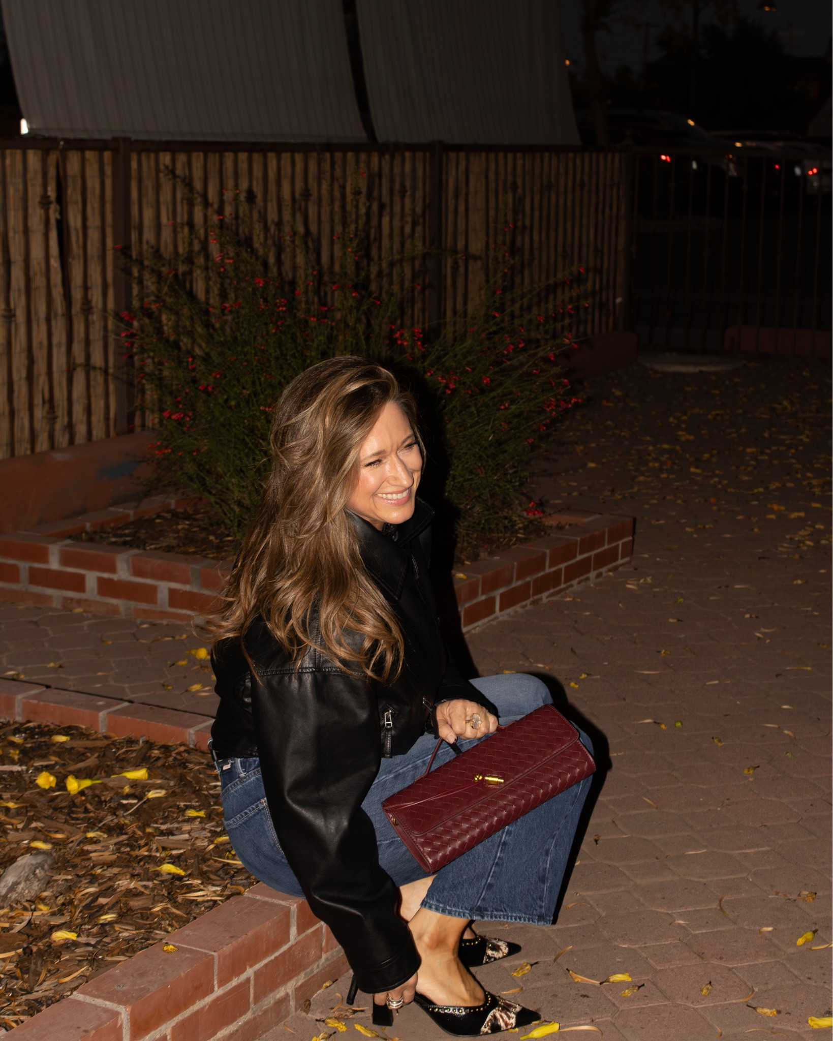 Fall casual outfit idea. I love these barrel jeans because they are subtle. I also love that I can wear them with ballet flats, heels, and my fall/winter boots. 👢 wearing a size 30 in the Mother jeans. 

#LTKootd #LTKMidsize #LTKPetite