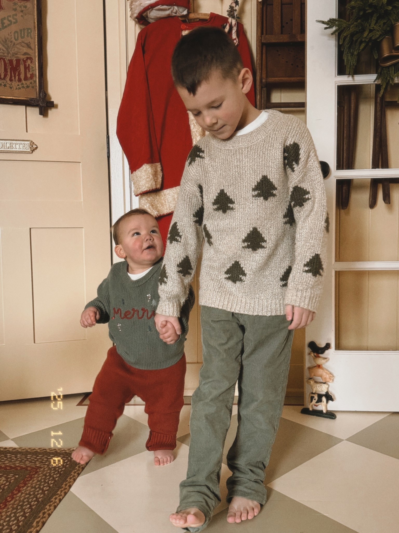 Cozy cottage sweaters 

#LTKHoliday