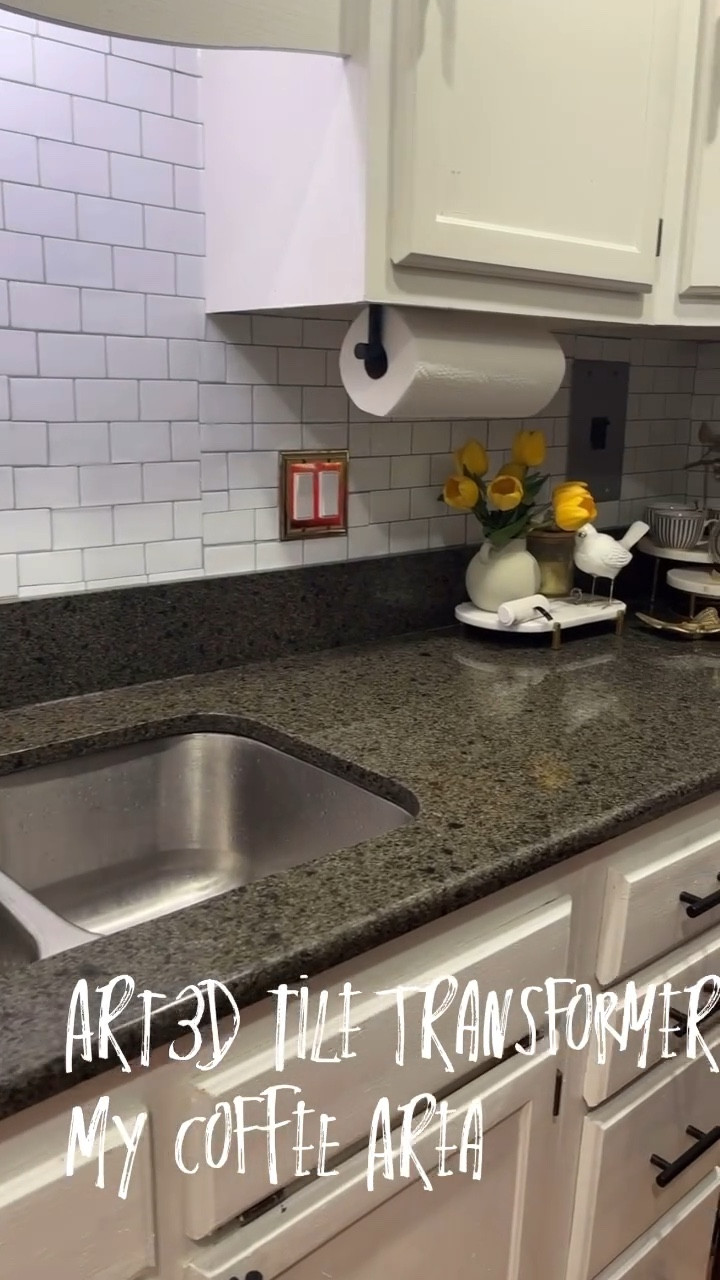 Para hacer un cambio en tu casa no es necesario gastar miles de dólares con poco dinero puedes ir cambiando tu espacio los pequeños cambios hacen la diferencia

To make a change in your home it is not necessary to spend thousands of dollars with little money you can change your space the small changes make the difference

Follow me for more inspiration @ugc_by_yamel 

#trandingreels #carrusel #change #coffeestation #motivation #motiva #inspiration #crea #viral #home #interior #kitchen #art3d