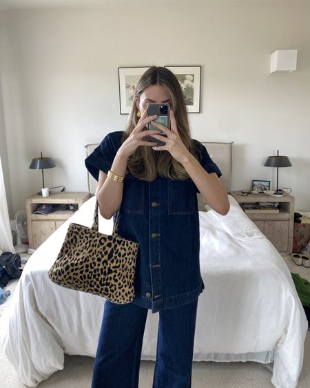 i FINALLY found the PERFECT indigo blue denim 🤌🏼🤌🏼 it’s taken way too long. i got my true size in both the top and the bottom. the jeans fit perfectly!! and i love the oversized fit of the short sleeve denim top. 

i paired it with leopard print (vintage betsey johnson) bag because leopard with dark denim is such an amazing combo!

#darkdenim #indigodenim #denimset #canadiantuxedo #denimondenim #goldearrings #goldstatementearrings #goldbangle #dissh #heavennayhem #baublebar #springoutfits 

#LTKxTarget #LTKSeasonal #LTKstyletip