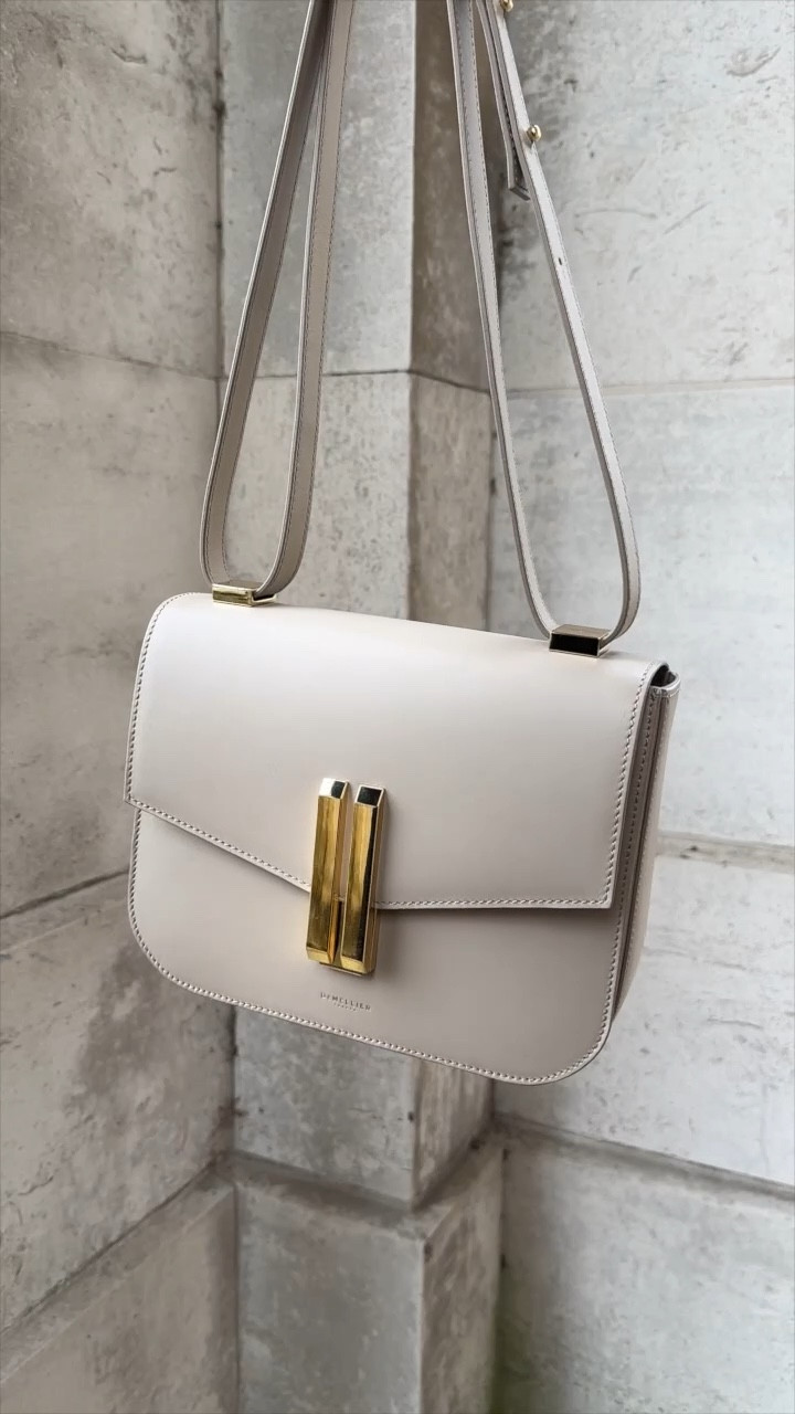 I’M CALLING IT - The DeMellier London Vancouver Bag is going to be the most popular low luxury bag of the year ✨

The DeMellier London Vancouver Bag comes in so many colours that you might be tempted to order more than one 👀

We’re loving the Taupe version in this video, it’s the perfect neutral to match with every outfit.

#ootd #DeMellierLondon #VancouverBag #DeMellierLondonVancouverBag #Taupe #DeMellierCrossBodyBag #LowLuxury #LuxuryHandbag #LuxuryStyling #LuxuryStyle 

#LTKitbag #LTKstyletip #LTKSeasonal