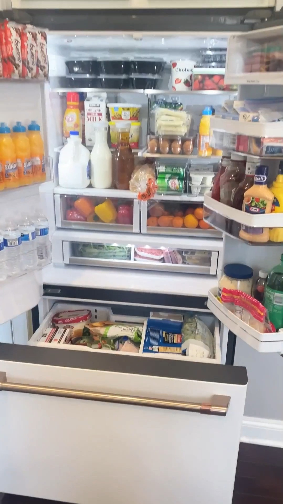 Fridge restock with me to start the new week 🙌🏾

#LTKdayinmylife #LTKmomlife #LTKHome