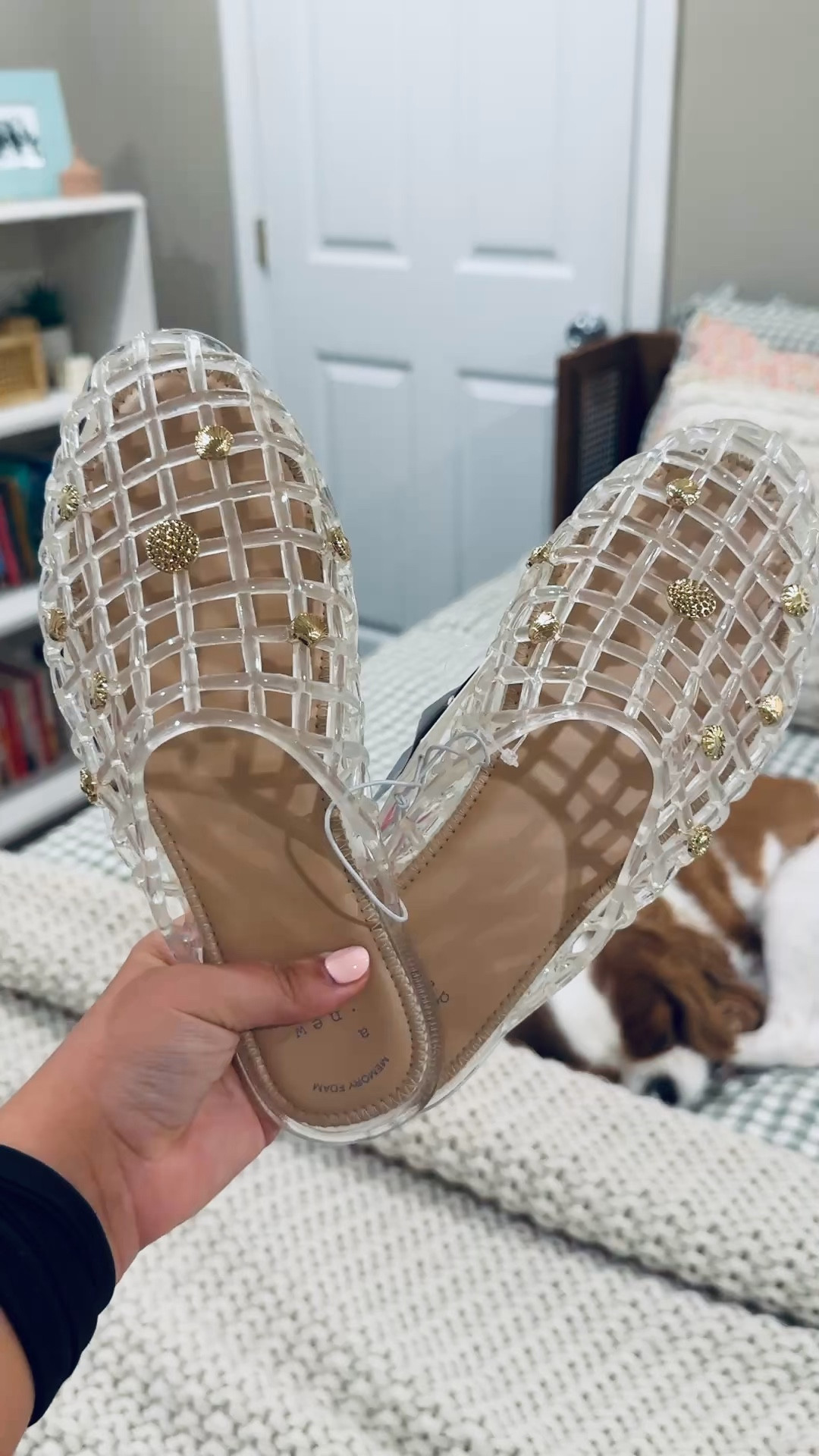 jelly flats: fit true to size // wearing a 5 (surprisingly comfy) 

 
