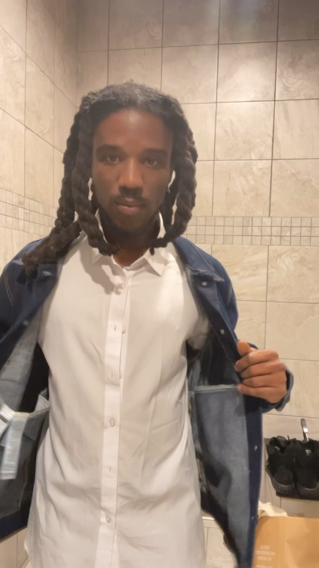 Rocking The Levis Jeans Jacket White Dress Shirt & American Eagle Cargo Pants 

#LTKBeauty #LTKdayinmylife #LTKMens #LTKTall #LTKMidsize