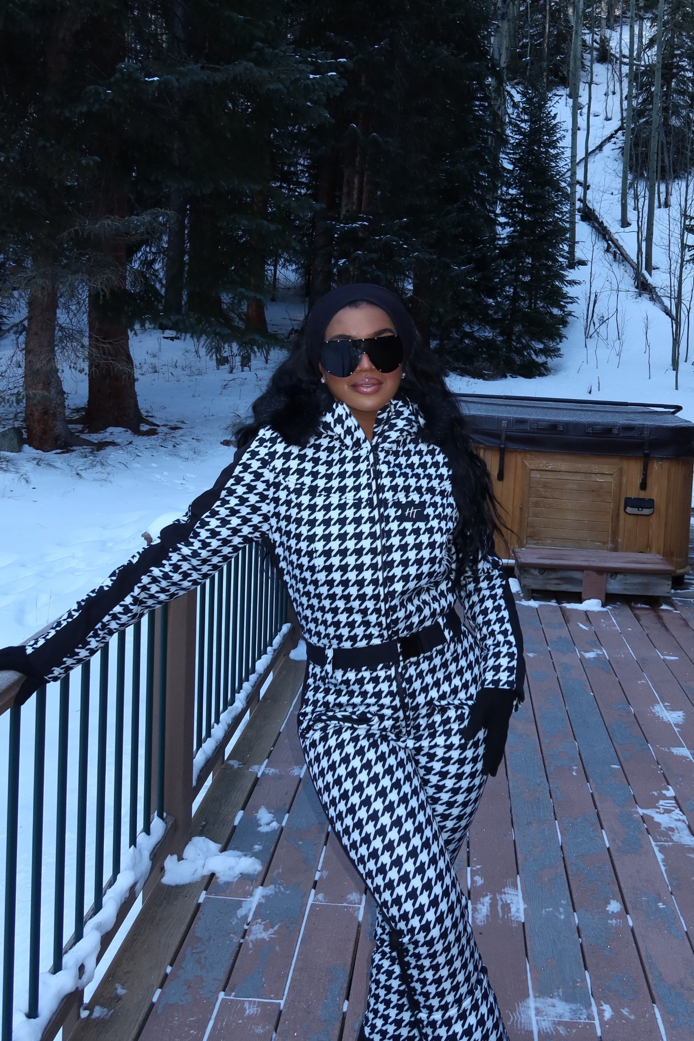 Houndstooth Ski Suit 🖤

#LTKSeasonal #LTKgrwm #LTKootd