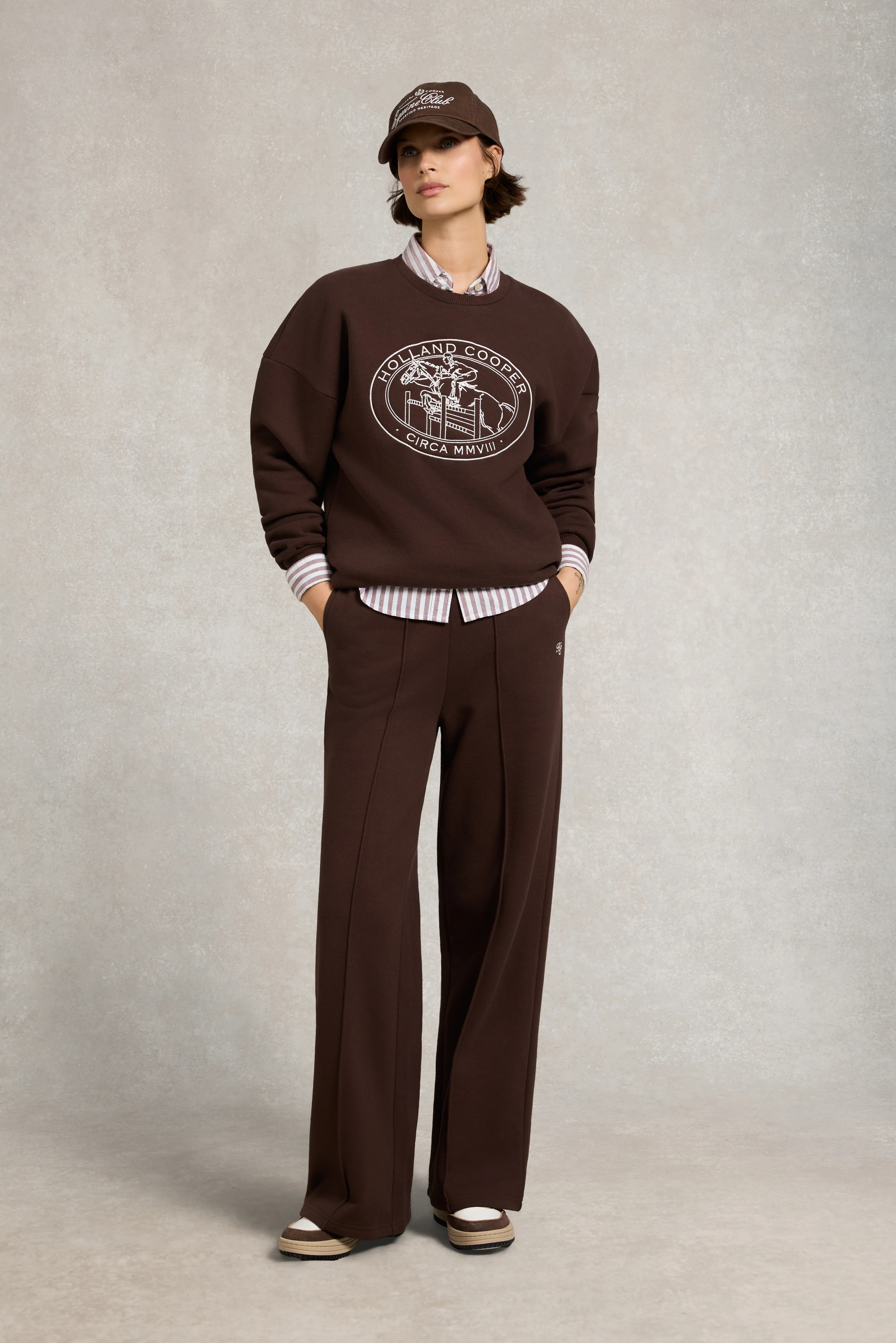 Collegiate Wide Leg Jogger (Walnut) | Holland Cooper