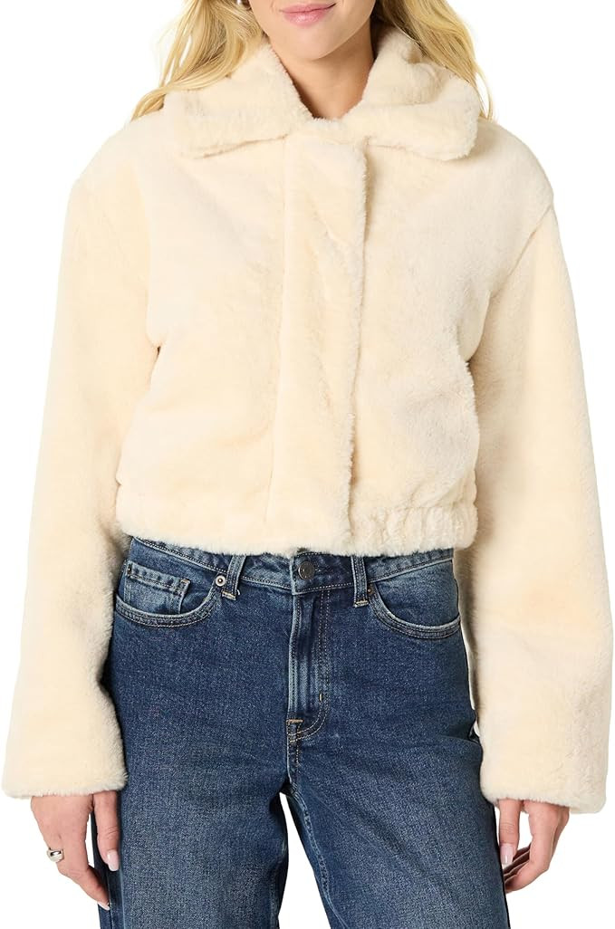 Amazon Essentials Womens Oversized-Fit Cropped Faux Fur Jacket with Collar | Amazon (US)