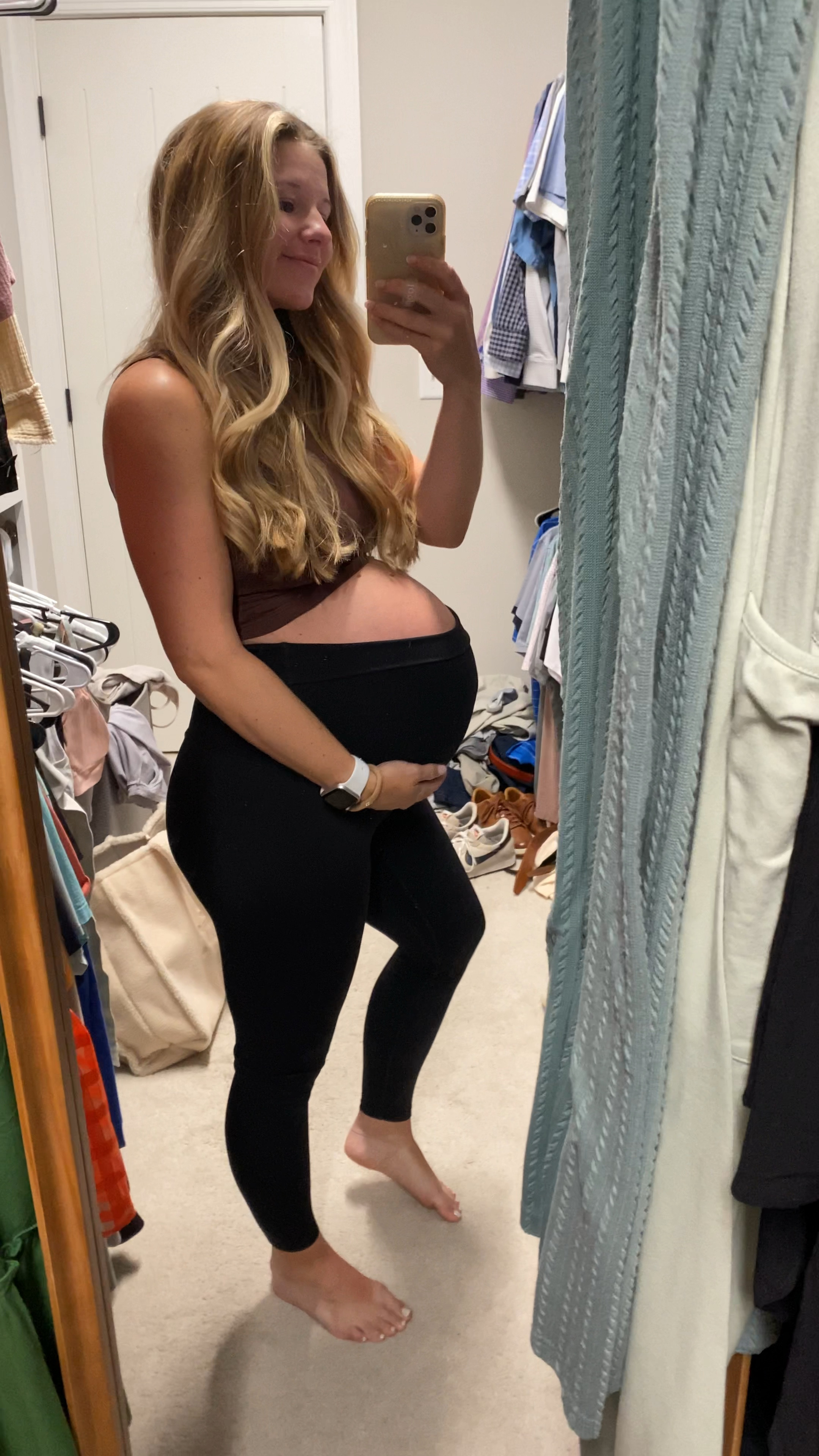 37 weeks & I love these leggings for work and workouts | size small top & leggings | top I had prepregnancy 